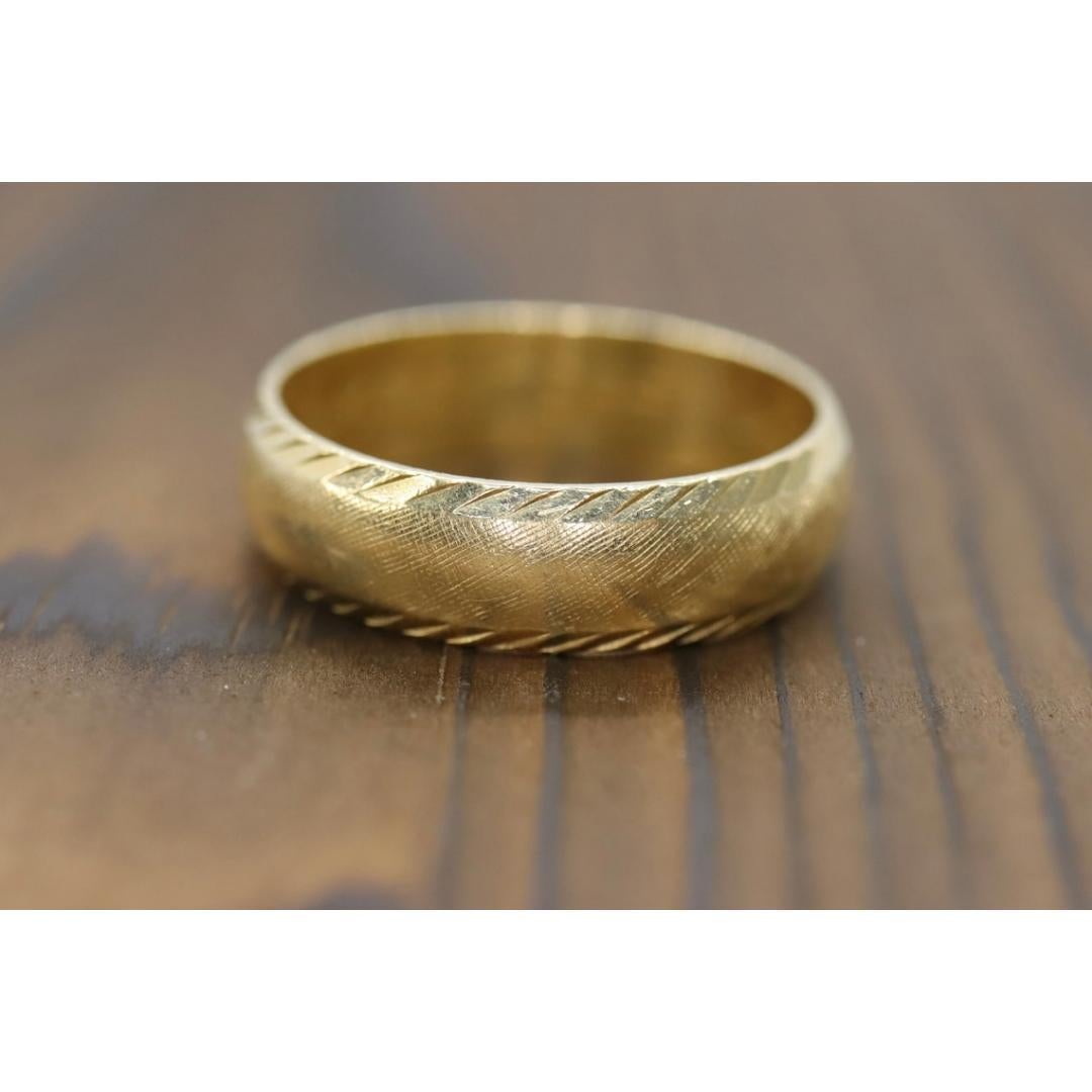 Textured 14k Gold Wedding Band. Matte 14k Yellow Gold for Men or Women Sz 10.5 For Sale 4