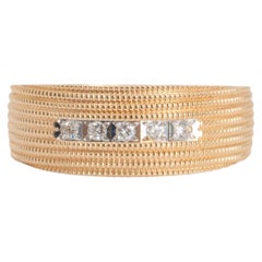 Bandeau texturé en or jaune 14K avec diamant 0.05CT