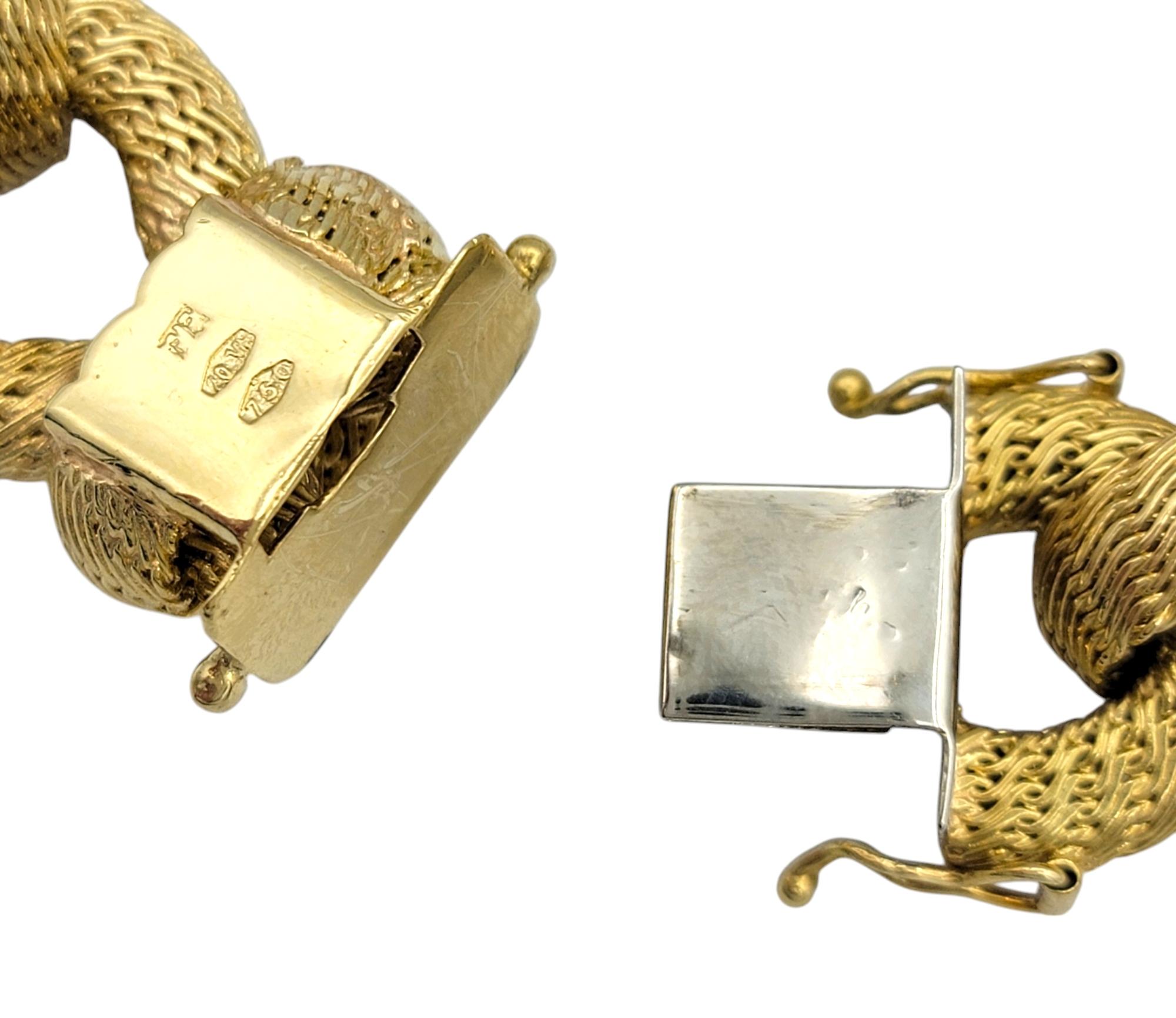 Bracelet à maillons larges tissés en or jaune 18 carats texturé en vente 4