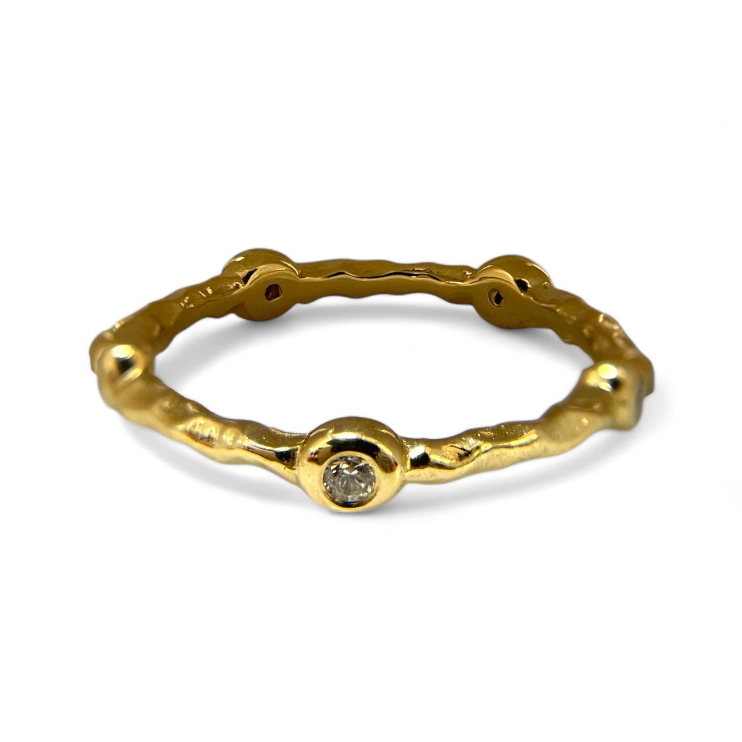 Modern Textured 18K Gold Ring with 0.15 TCW dazzling diamonds For Sale