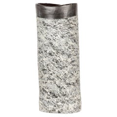 Vase en céramique texturée noire, grise et noire éclaboussée