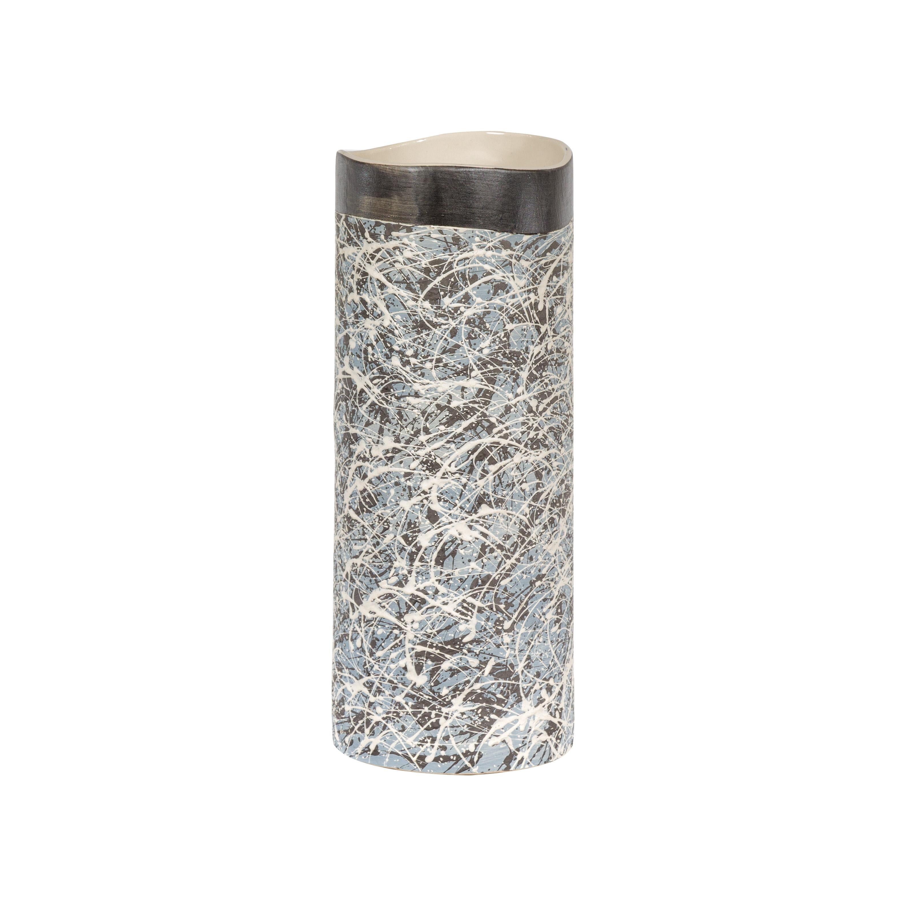 Vaso in ceramica con macchie blu, grigie, bianche, marroni e nere in vendita 12