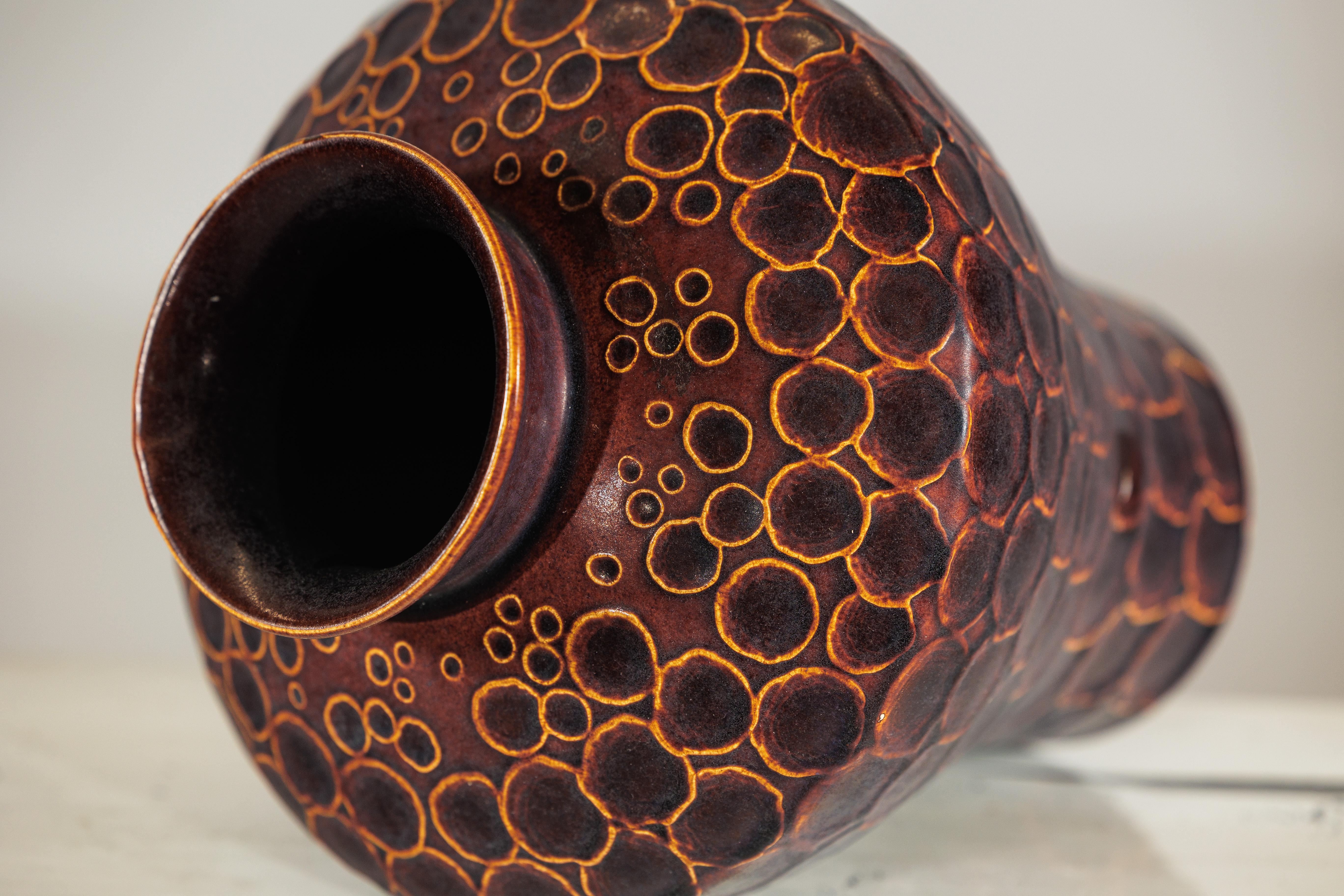 Vaso in ceramica smaltata marrone con motivo a pelle di serpente in vendita 5