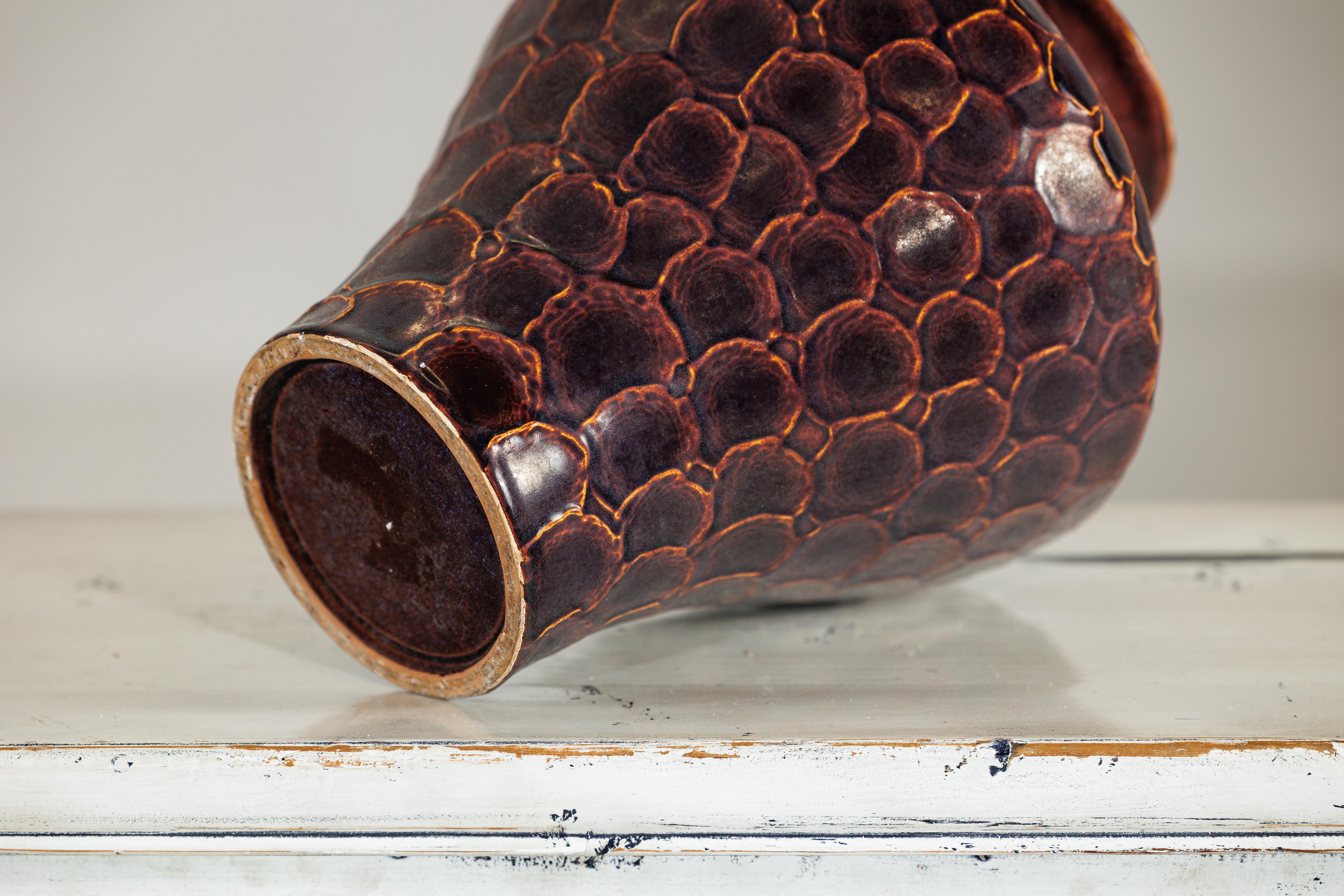 Vaso in ceramica smaltata marrone con motivo a pelle di serpente in vendita 6