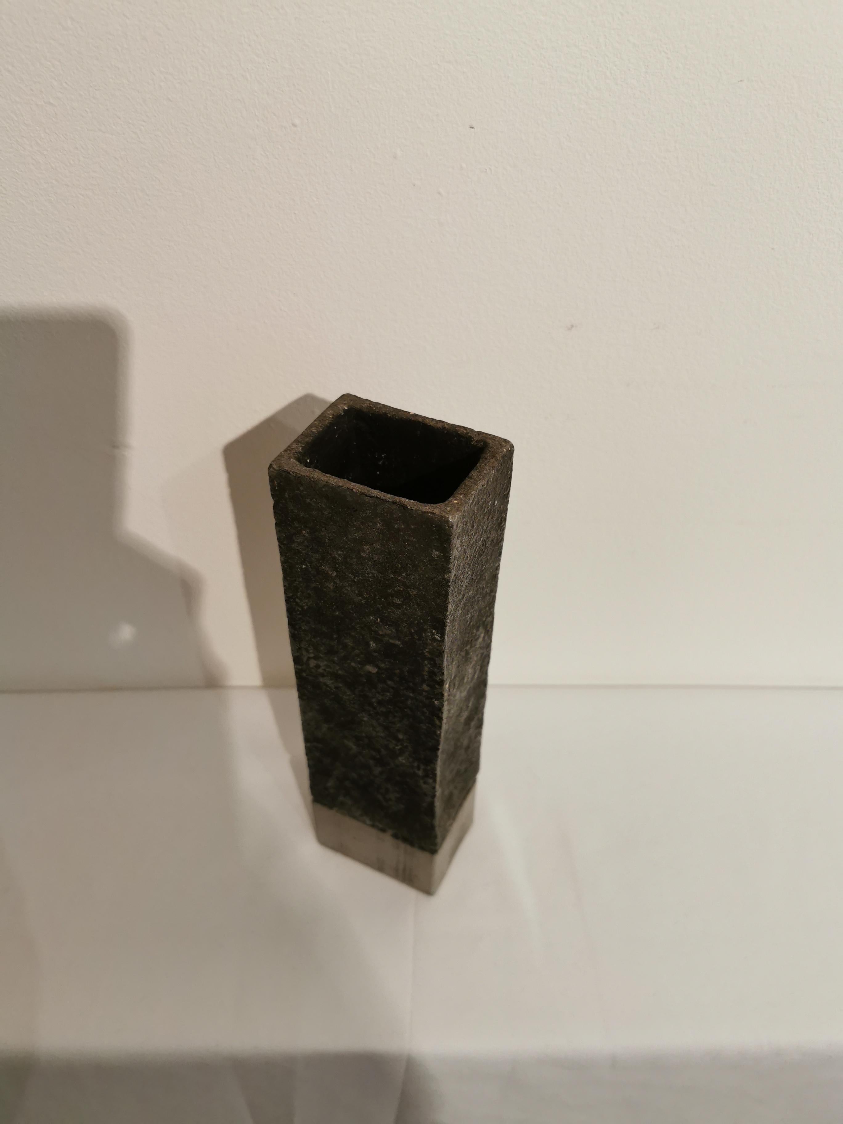 Allemand Vase en métal brutaliste texturé - Moulage d'art casper - Allemagne  en vente