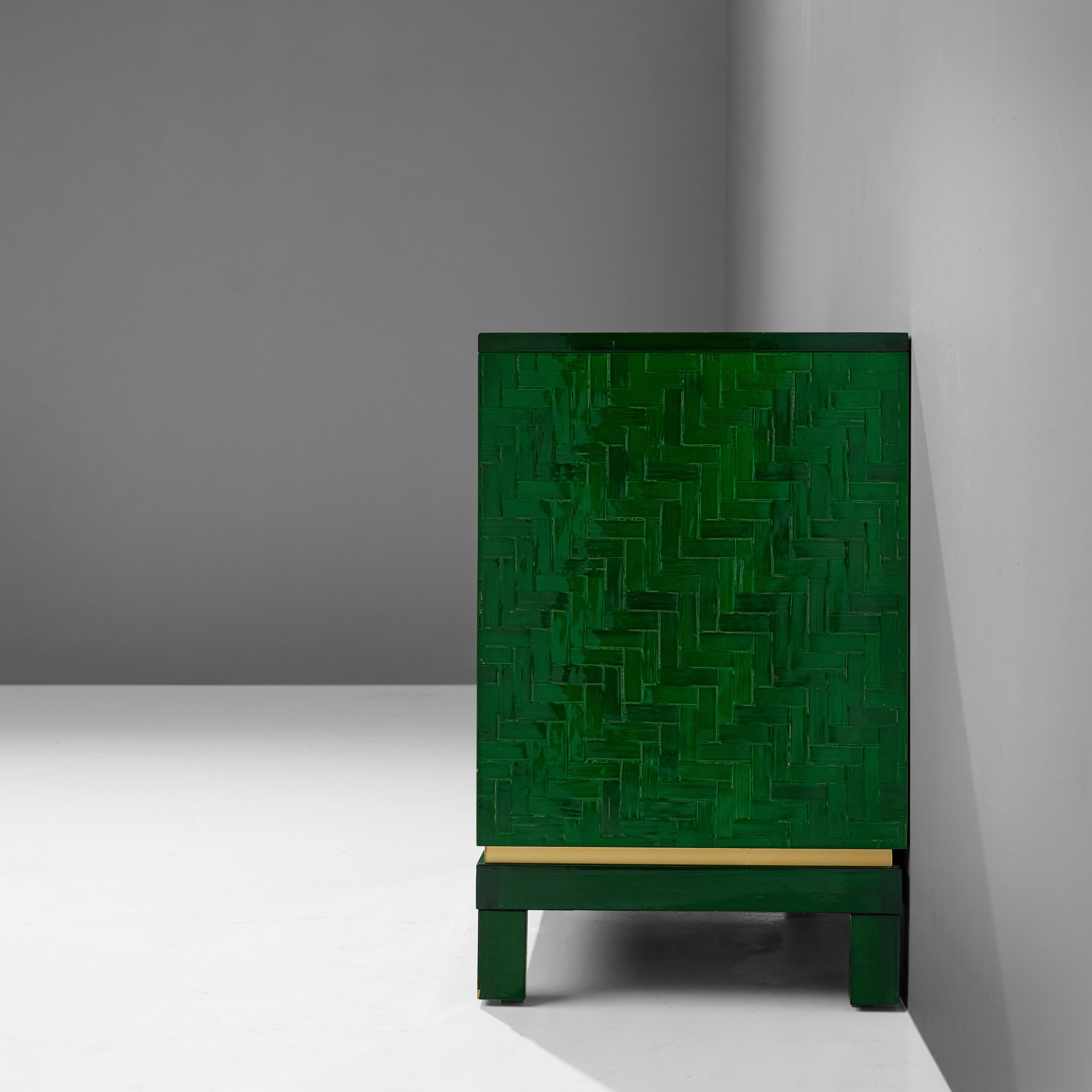 Textured Cabinet with Lacquered Surface 3