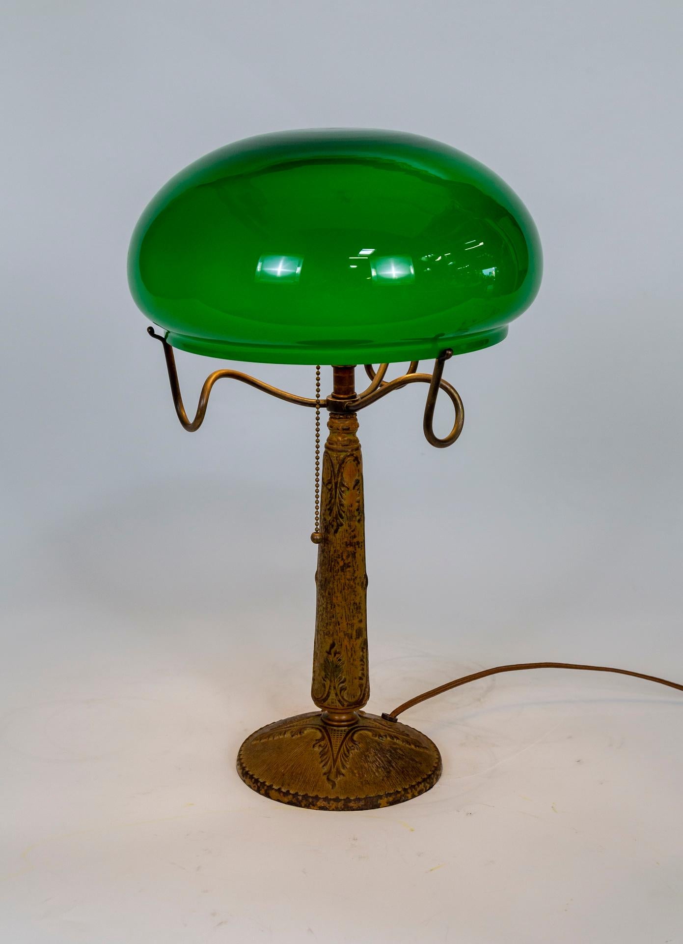 Textured Cast Metal Nouveau Lamp w/ Green Glass Shade & Curled Shade Holder In Good Condition For Sale In San Francisco, CA