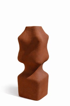 Vaso in terracotta scura fatto a mano con finitura ruvida, per l'arredamento della casa, di Maku Ceramic