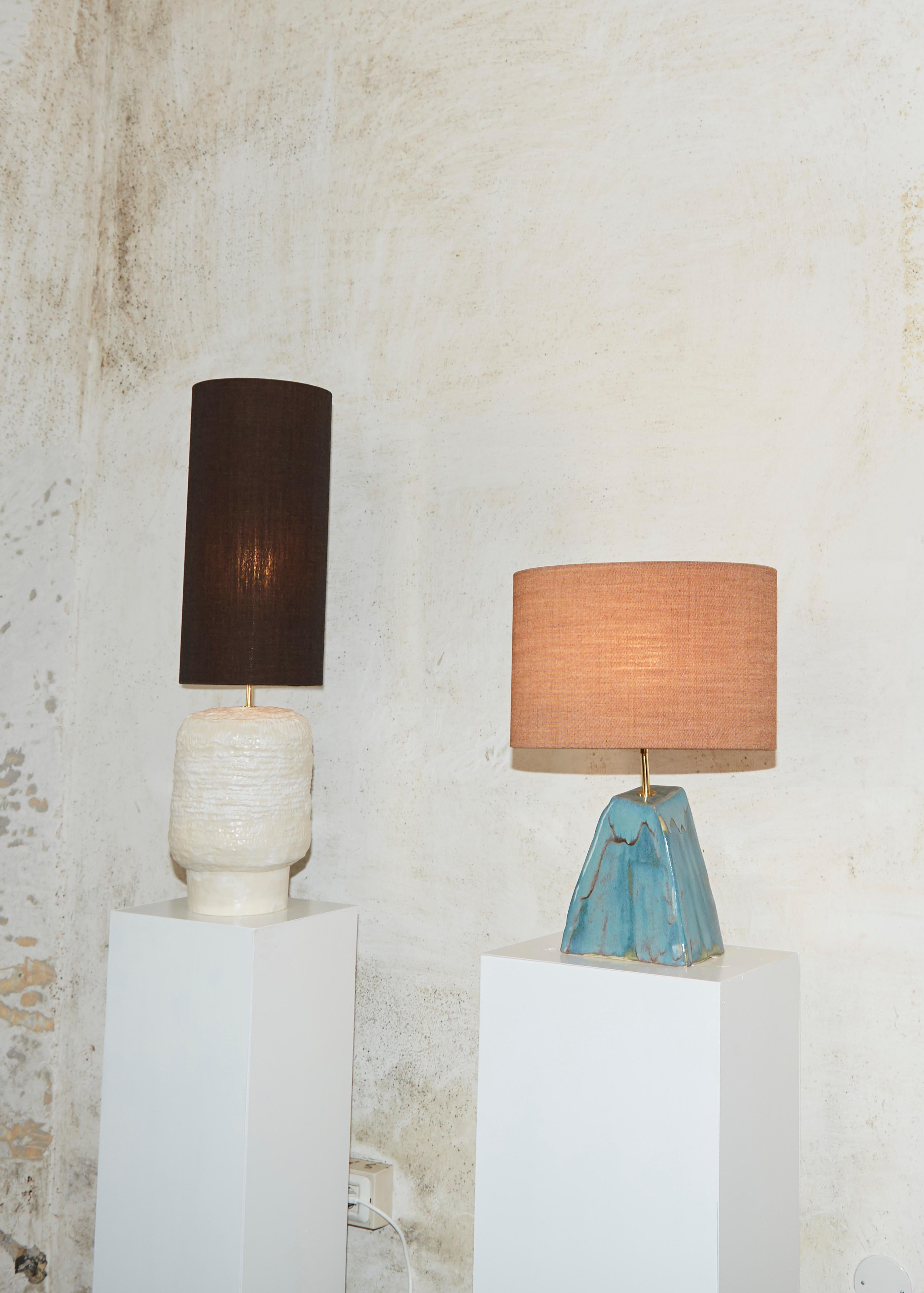 Lampe en céramique texturée en vente 2