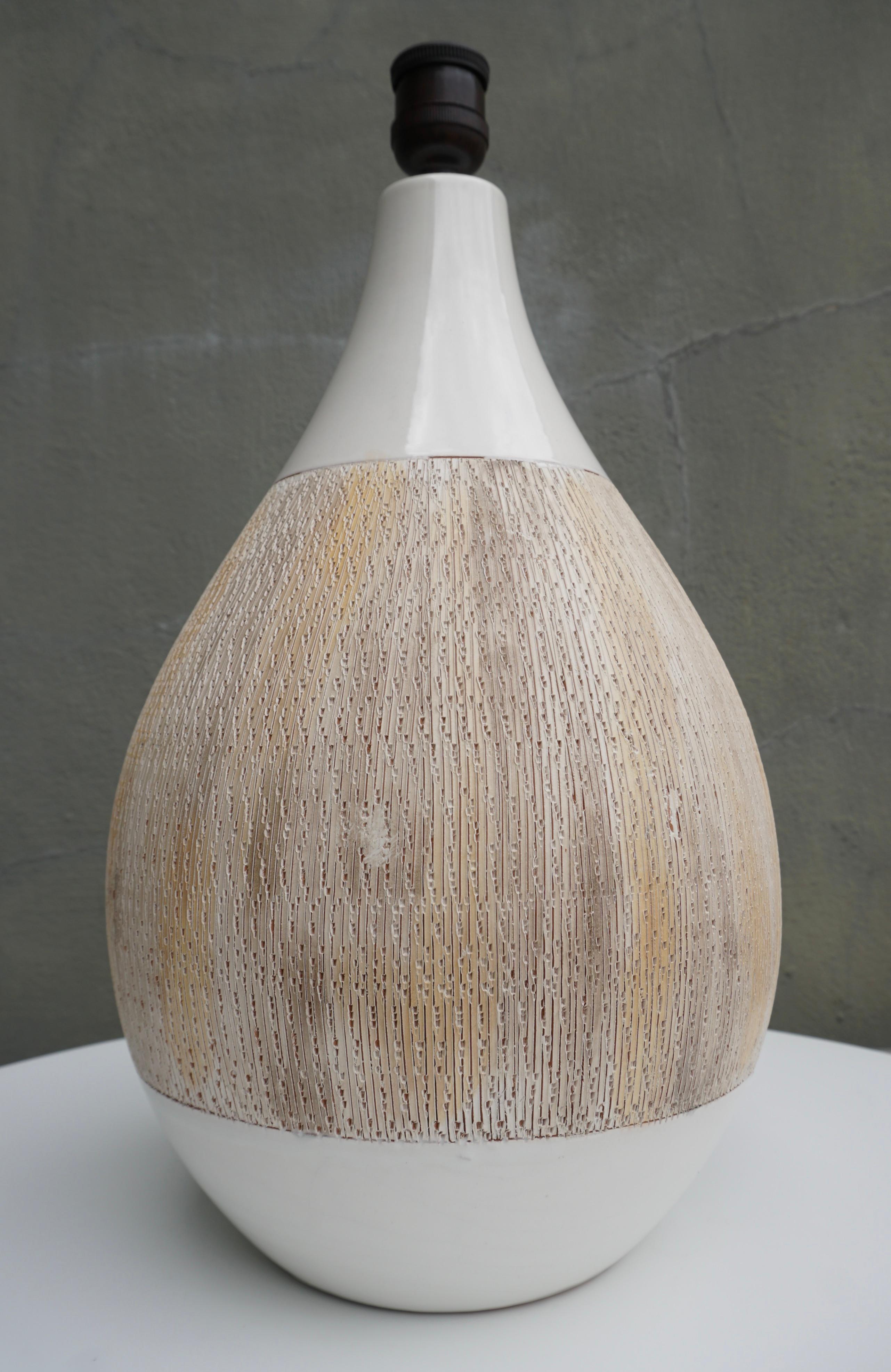 Textured Ceramic Lamp In Good Condition For Sale In Antwerp, BE