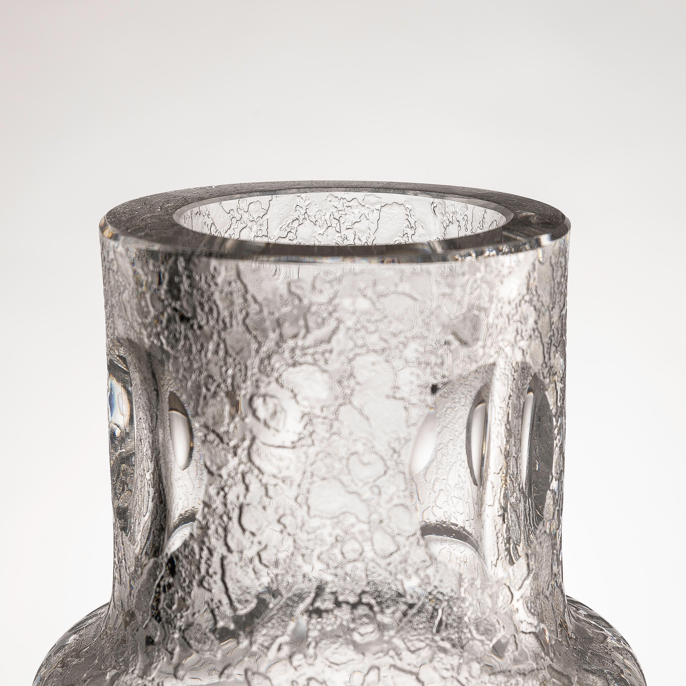Mid-Century Modern Vase en verre corrosif texturé et en verre hyalin taillé, milieu du 20e siècle en vente