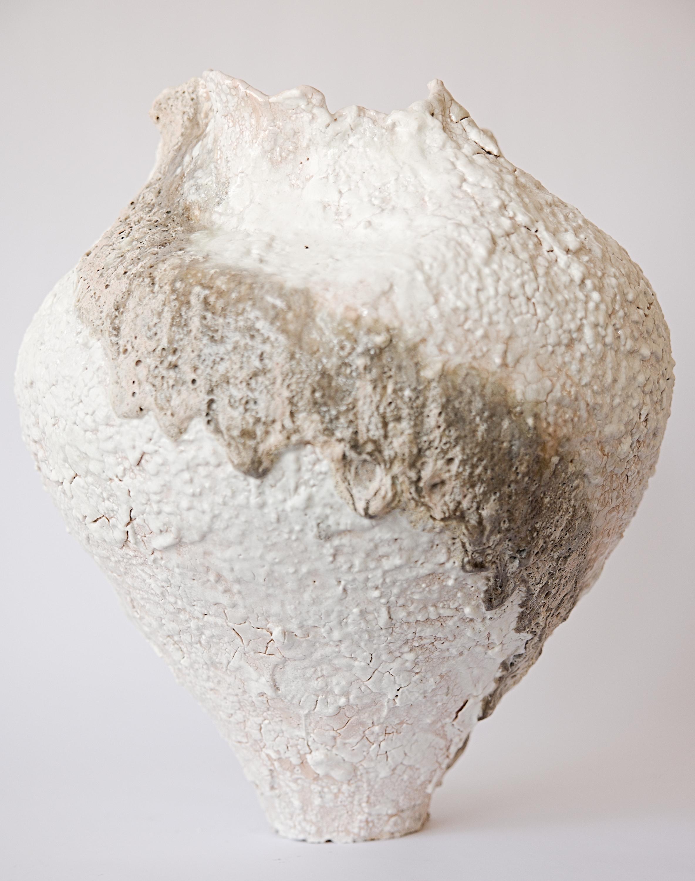 Smaltato Vaso a forma libera Hand Made della serie Textured Drift in vendita