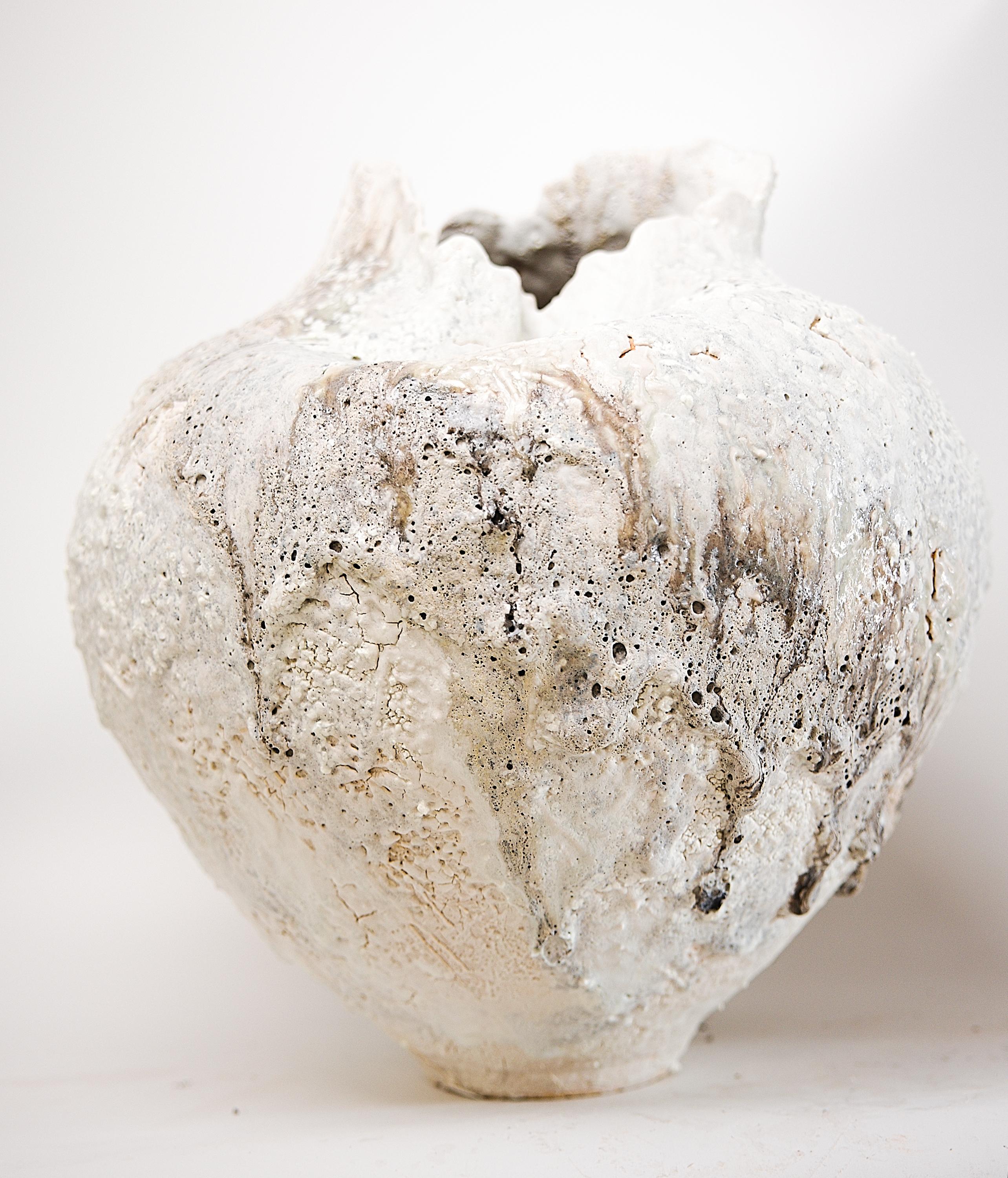 Textured Drift Series Freie Form Hand Made Vase im Zustand „Neu“ im Angebot in Van Nuys, CA