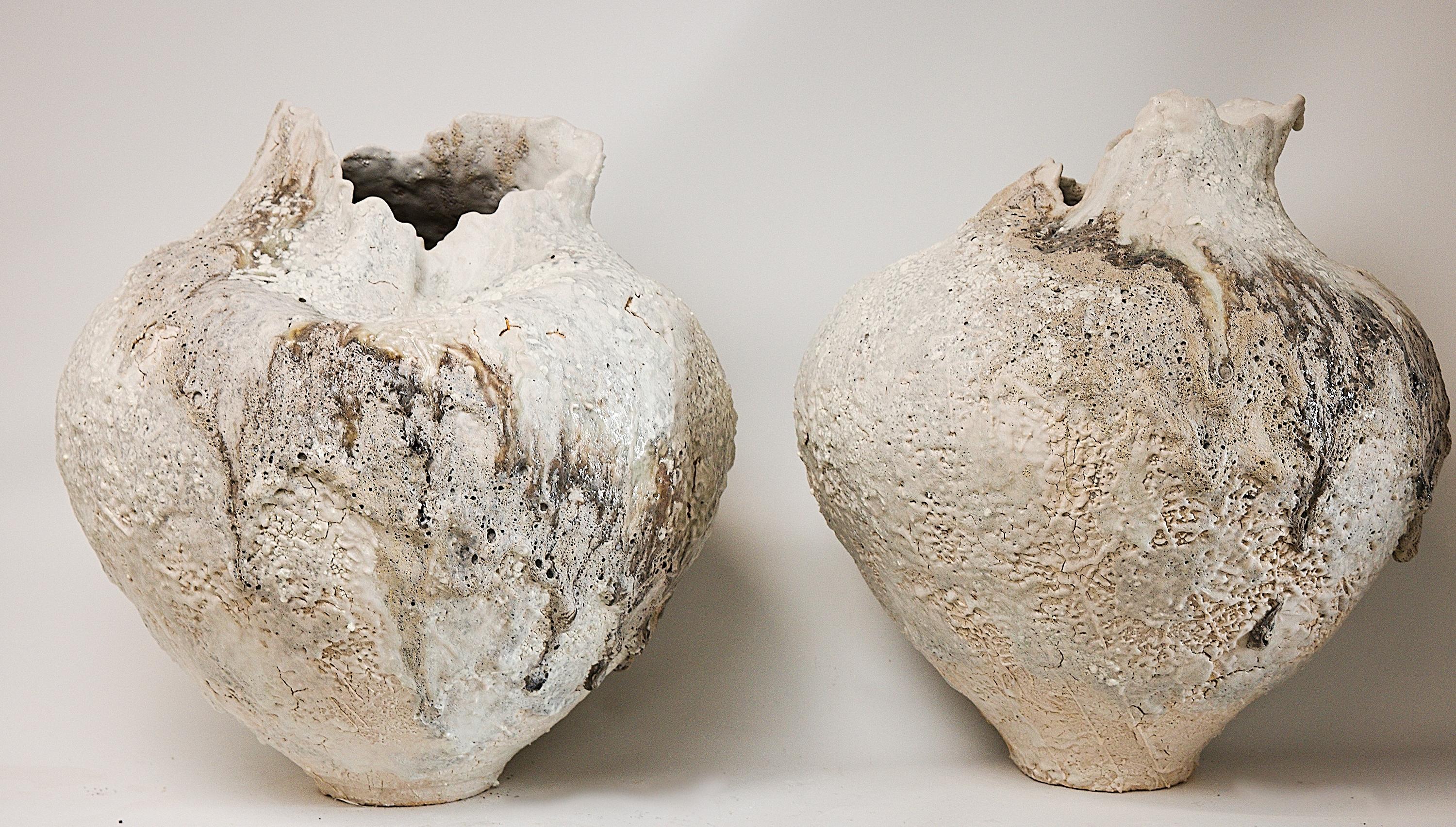 Textured Drift Series Freie Form Hand Made Vase (Keramik) im Angebot
