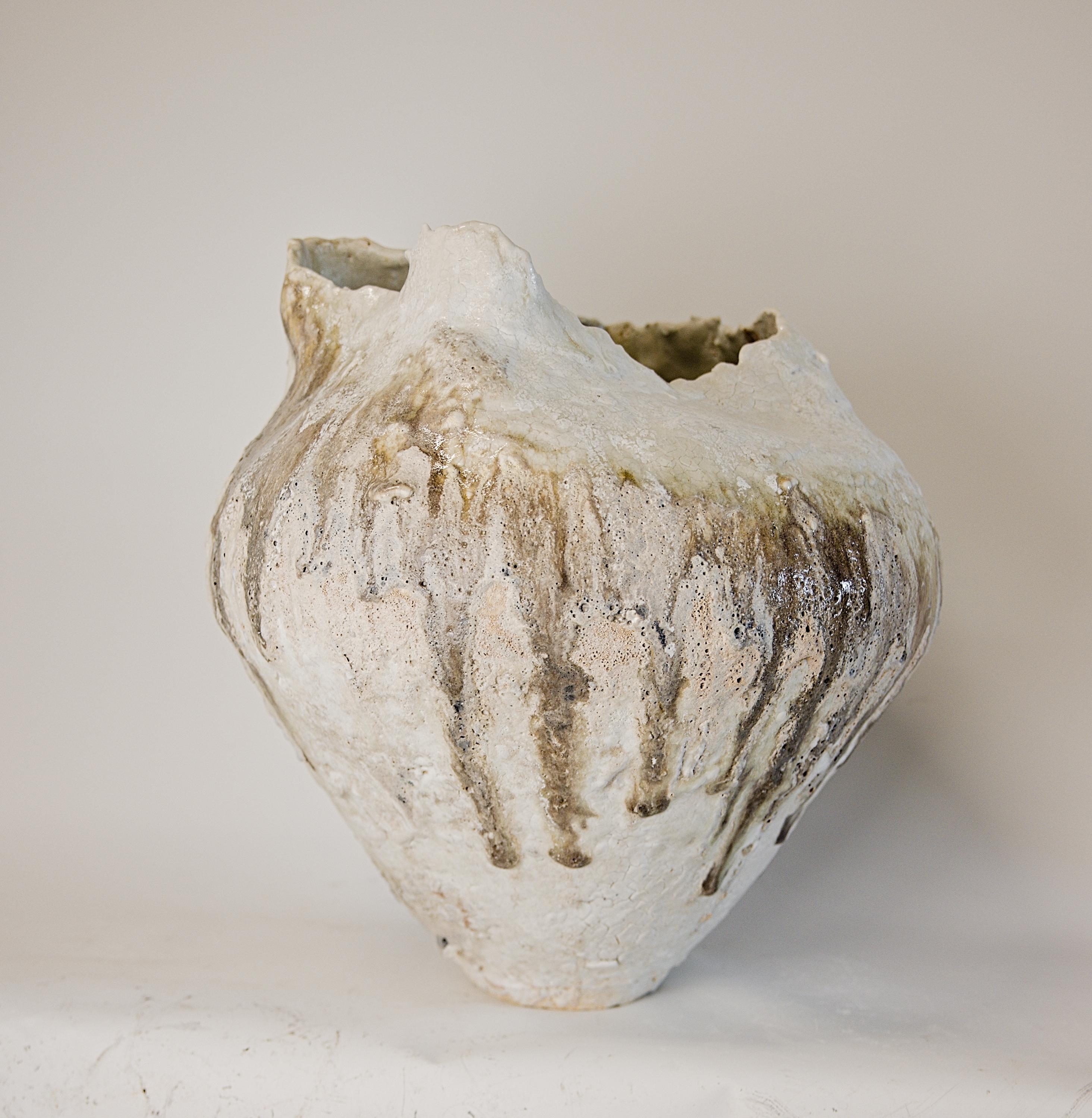 Florero II de forma libre hecho a mano de la serie Textured Drift en venta 4