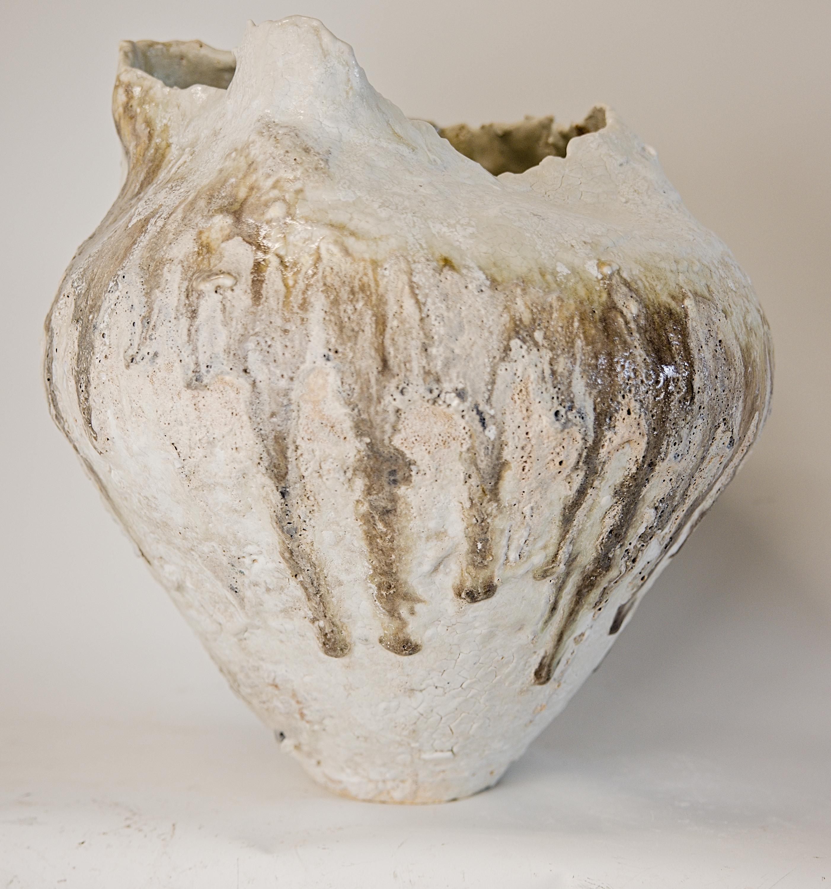 Florero II de forma libre hecho a mano de la serie Textured Drift en venta 5