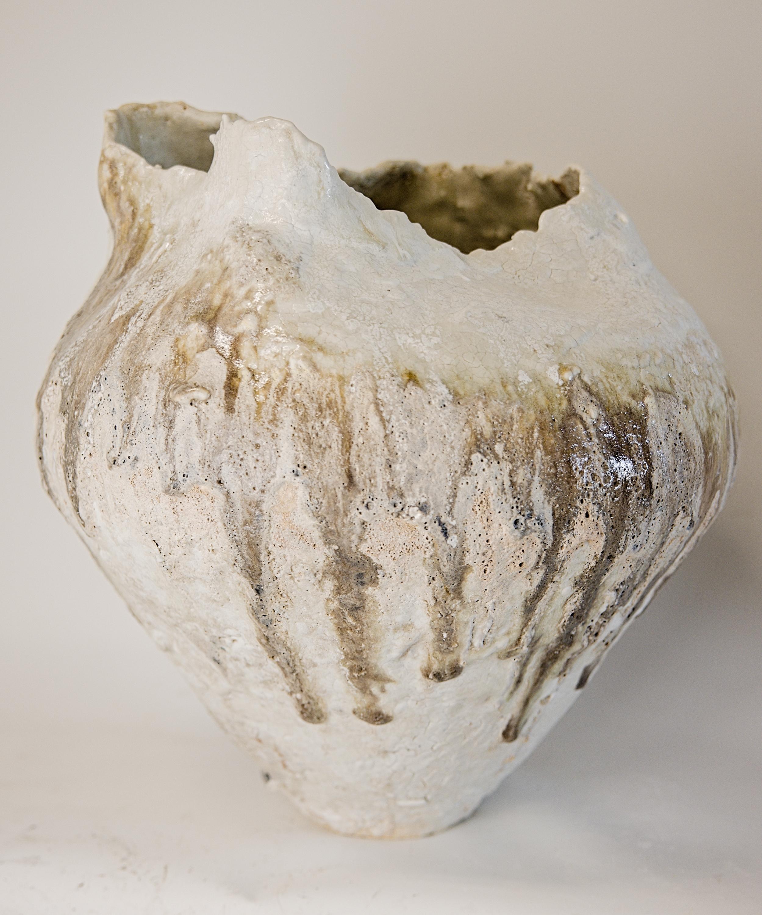 Florero II de forma libre hecho a mano de la serie Textured Drift en venta 8