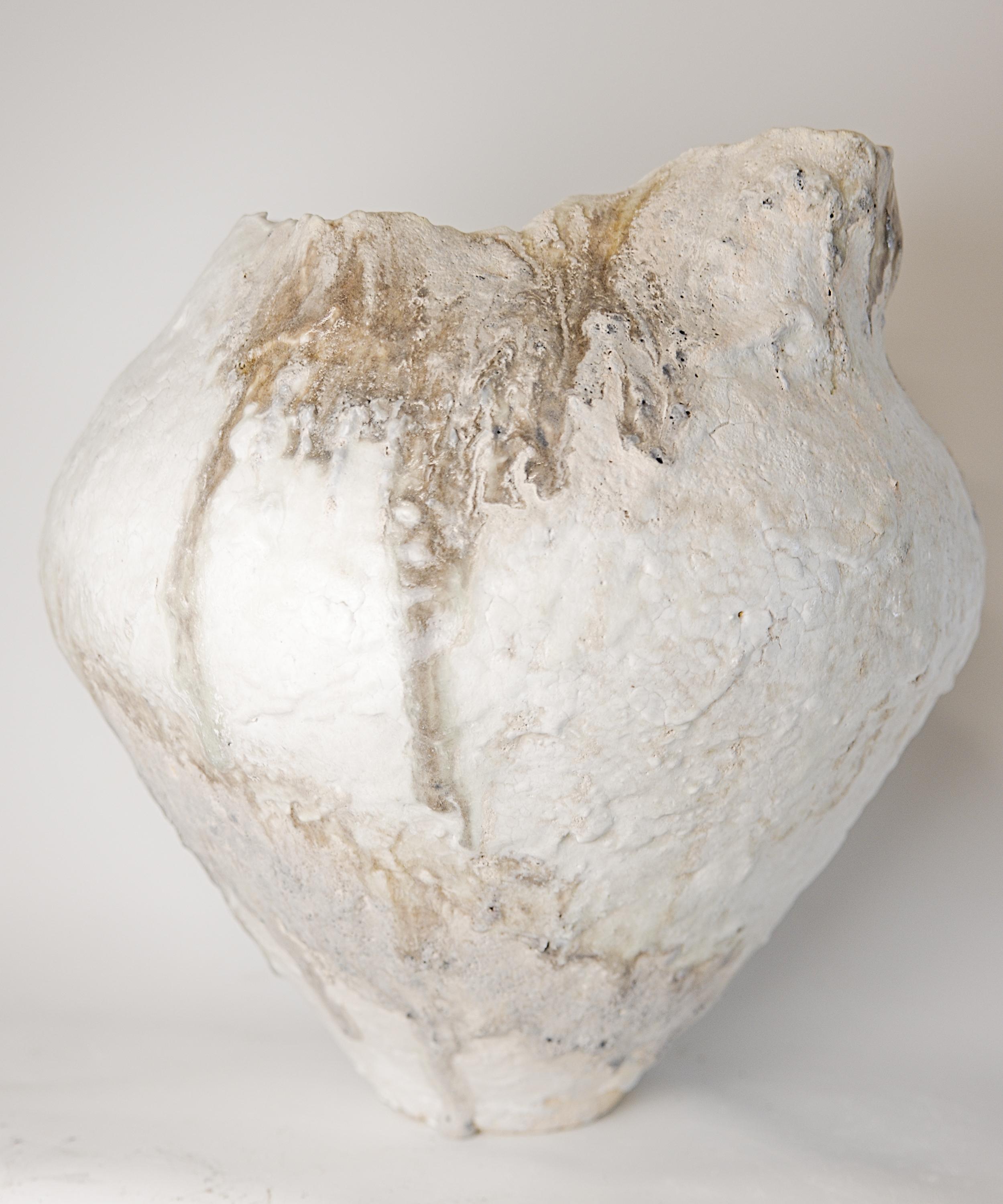 Florero II de forma libre hecho a mano de la serie Textured Drift Moderno orgánico en venta