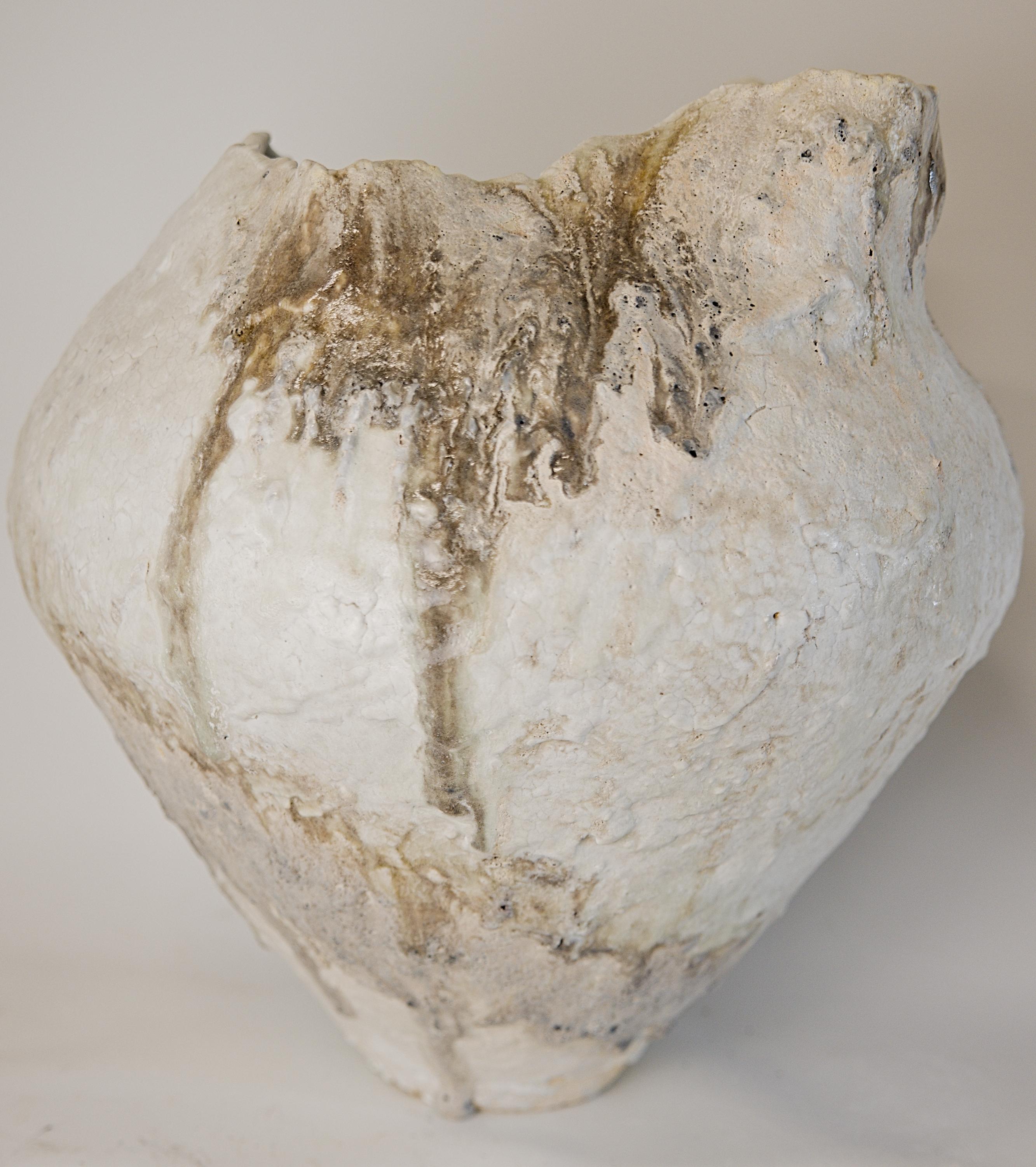 Florero II de forma libre hecho a mano de la serie Textured Drift Glaseado en venta