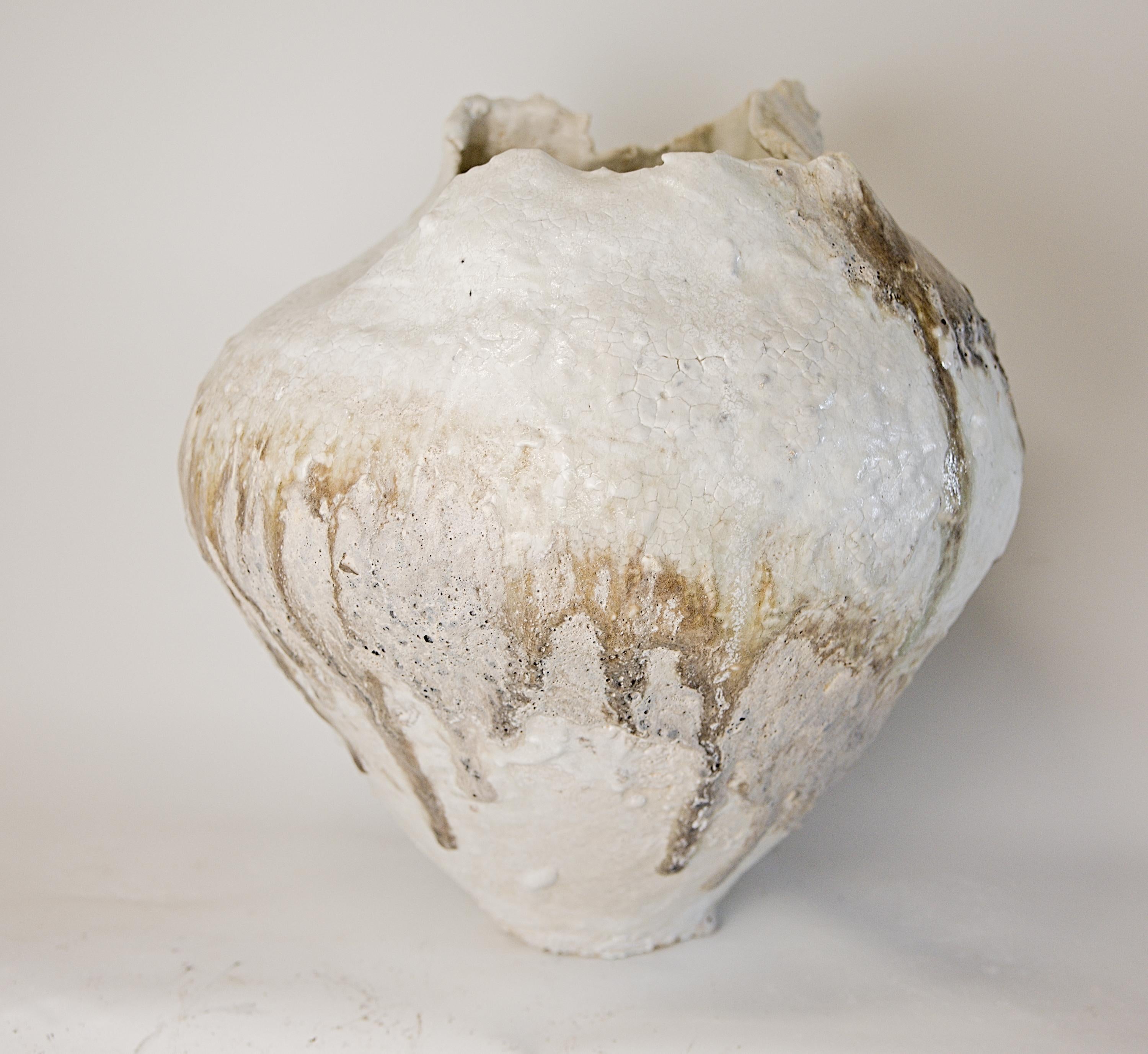 Florero II de forma libre hecho a mano de la serie Textured Drift en venta 1