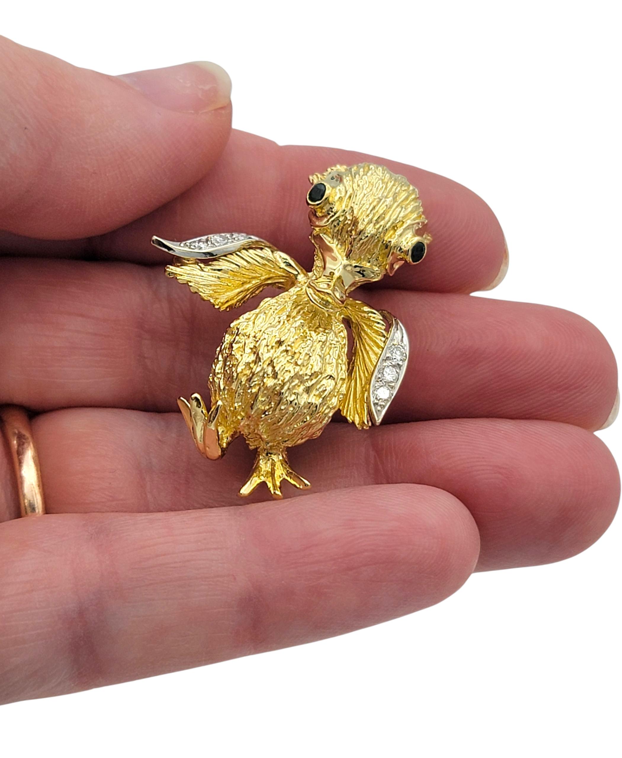 Broche canard texturé avec diamants et saphir vert Greene & Greene 18 Karat Yellow Gold en vente 3