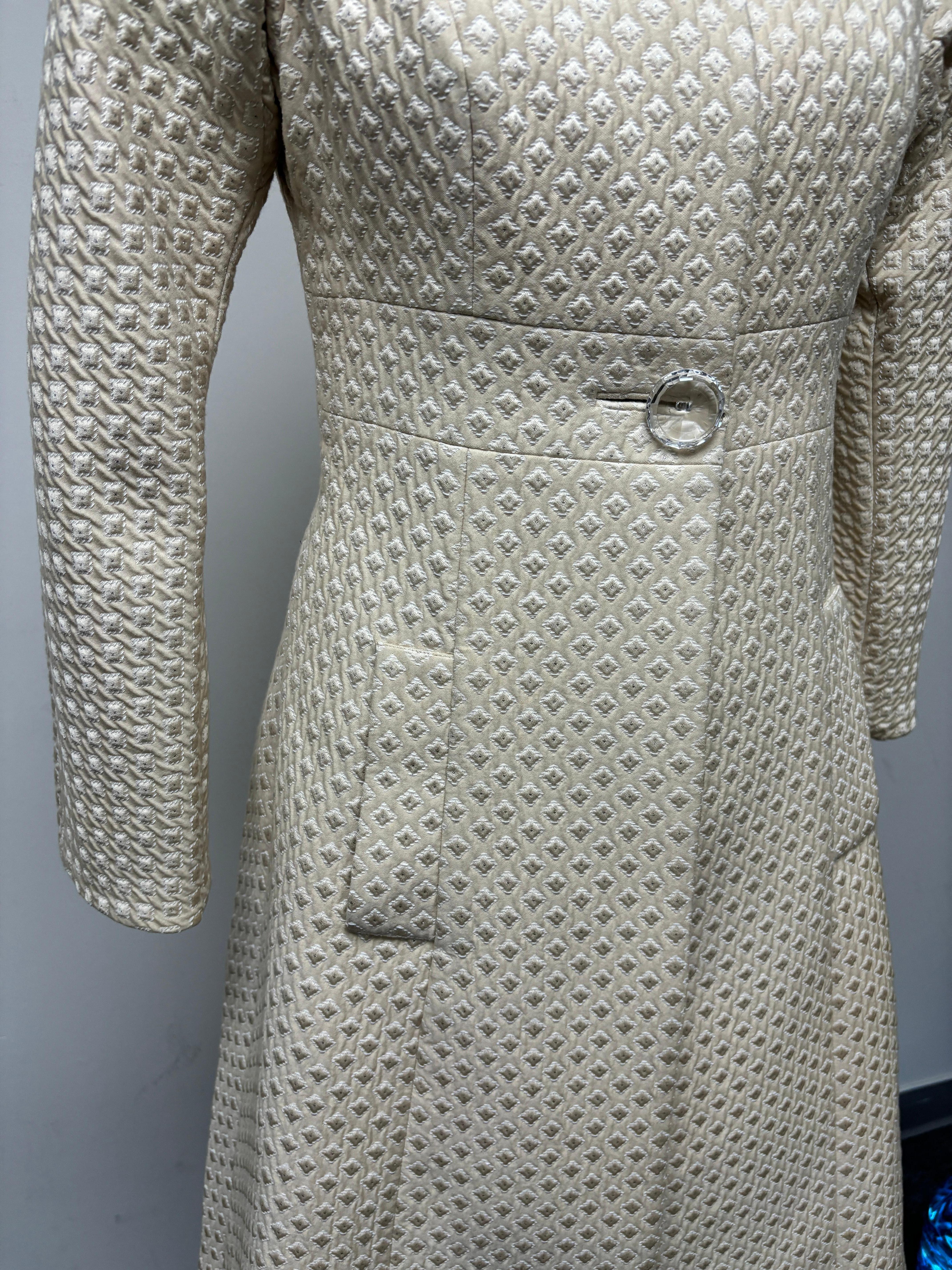 Textured Fitted Coat with Clear Vintage Buttons in Beige and Silver Brocade For Sale 3