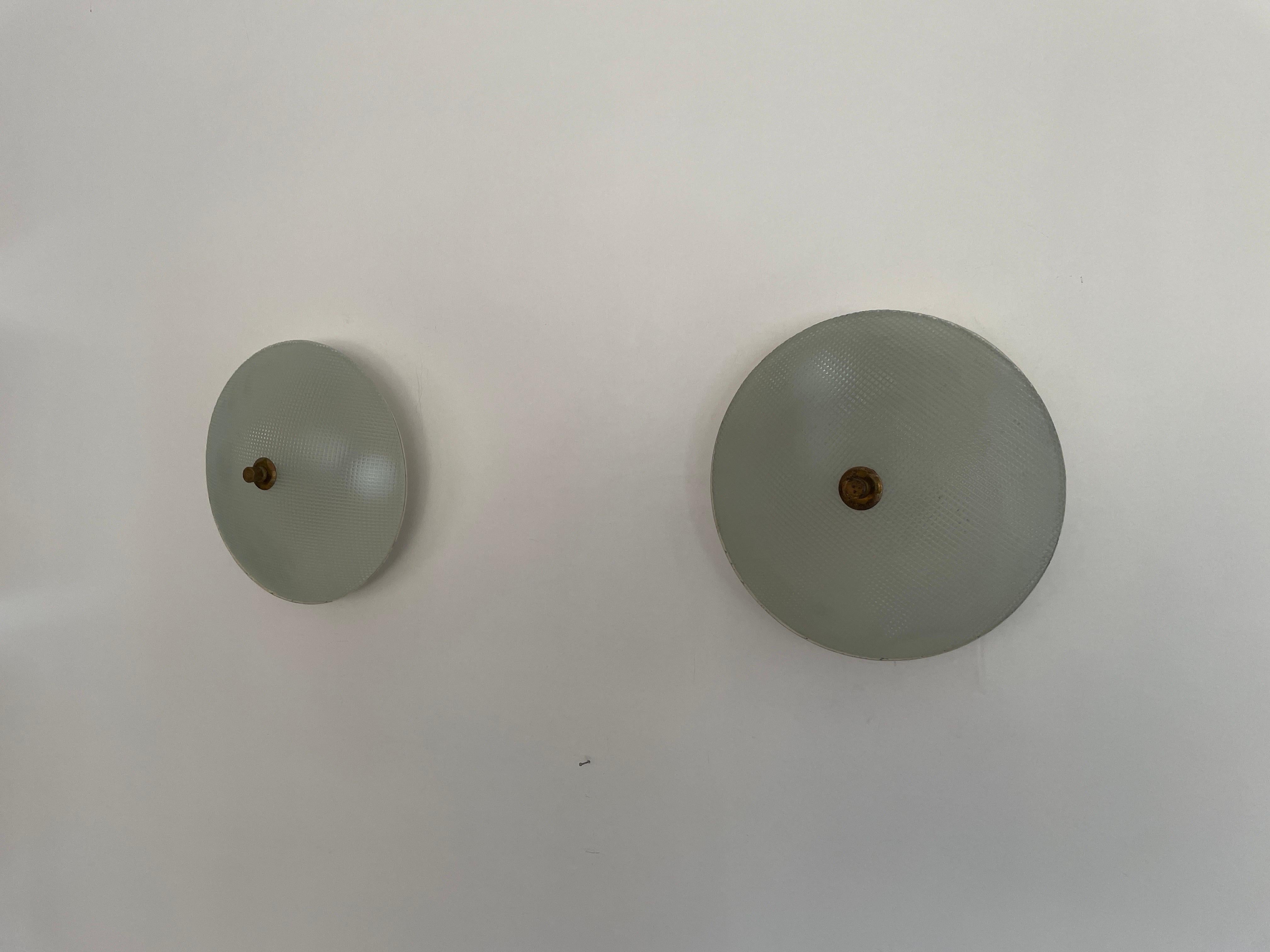 Paar Wandleuchter aus strukturiertem Glas und weißem Metall für Lumi, 1950er Jahre, Italien im Angebot 1