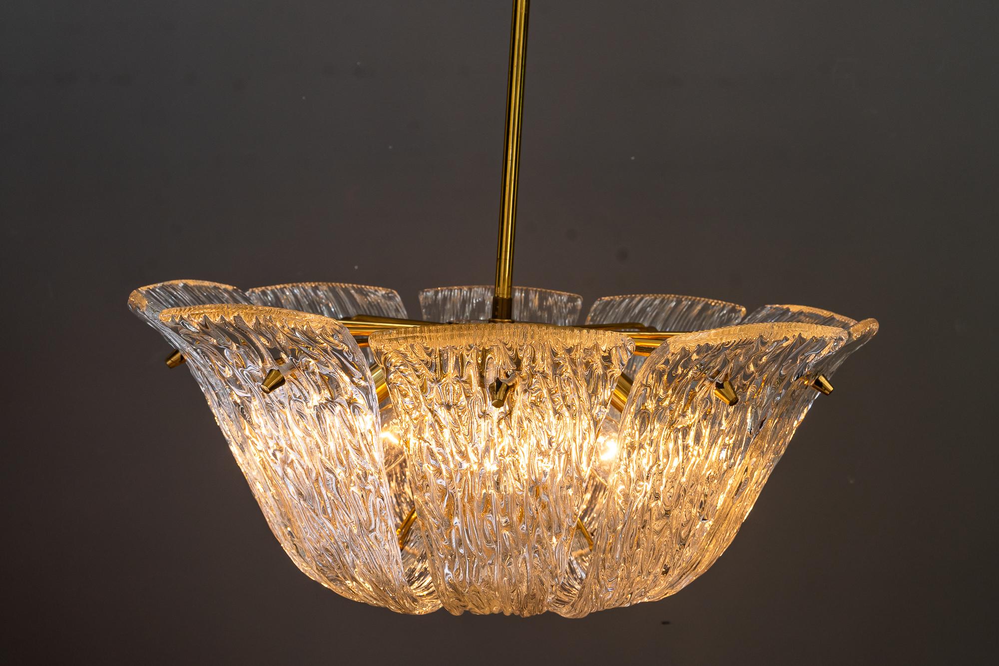 Lustre en verre texturé de Kalmar, Vienne, vers 1950 en vente 3