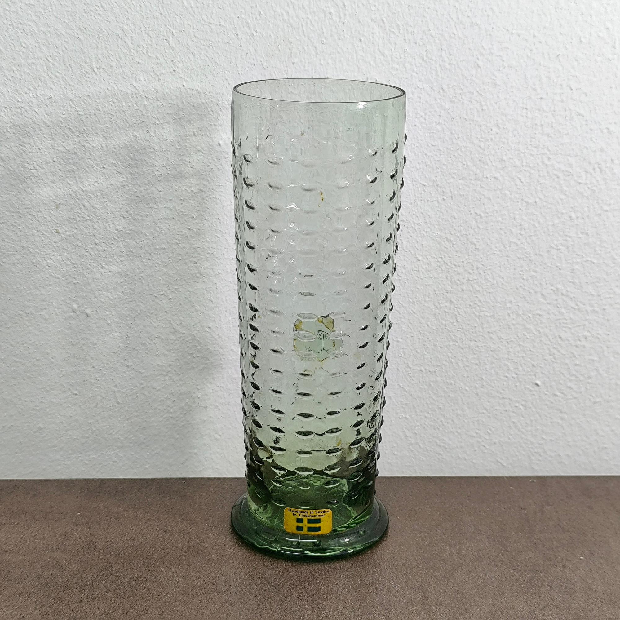 Textured Glass Vase by Lindshammar, Sweden, 1960s - Perfect Gift for Aniversary In Excellent Condition For Sale In Bochum, NRW