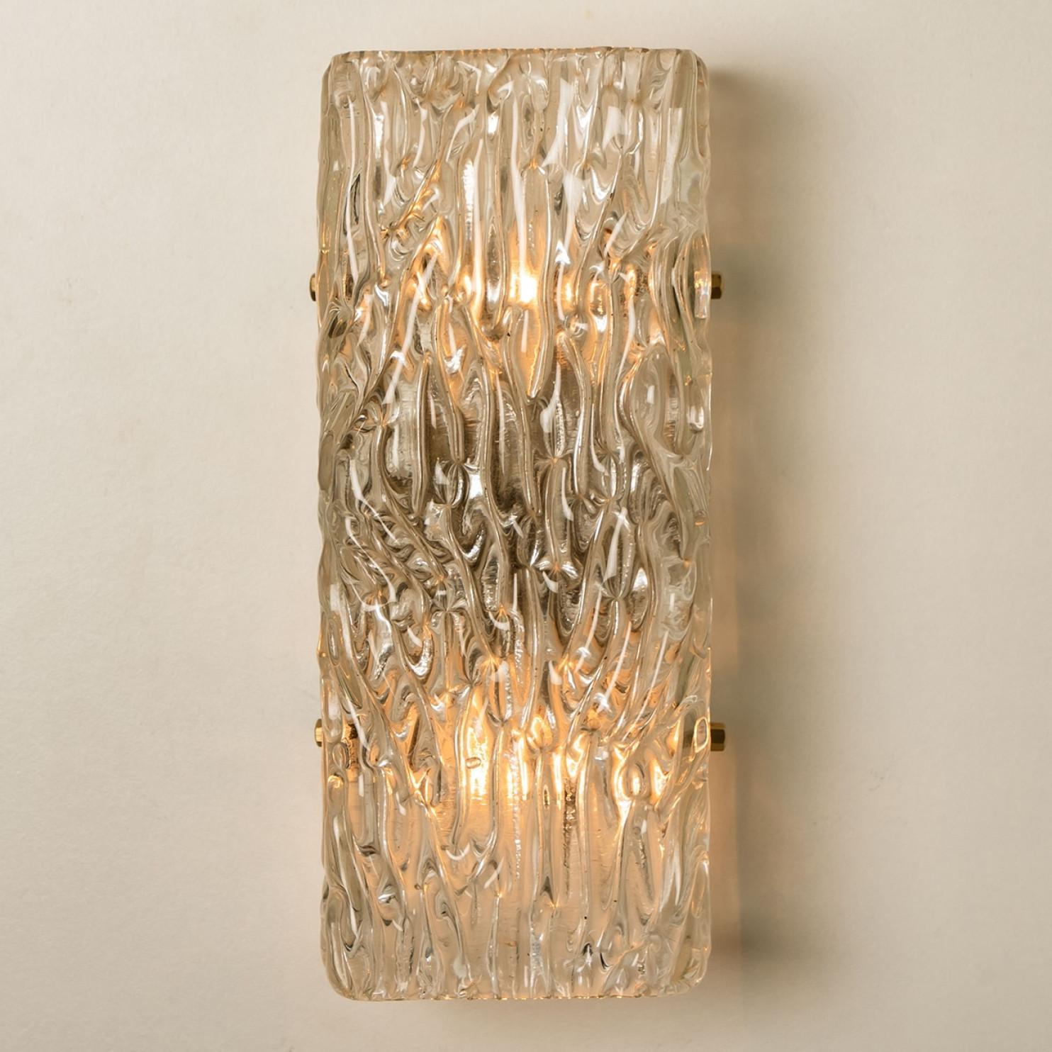 Lampade da parete in vetro testurizzato di J.T. Kalmar, Austria, anni '1960 in vendita 3
