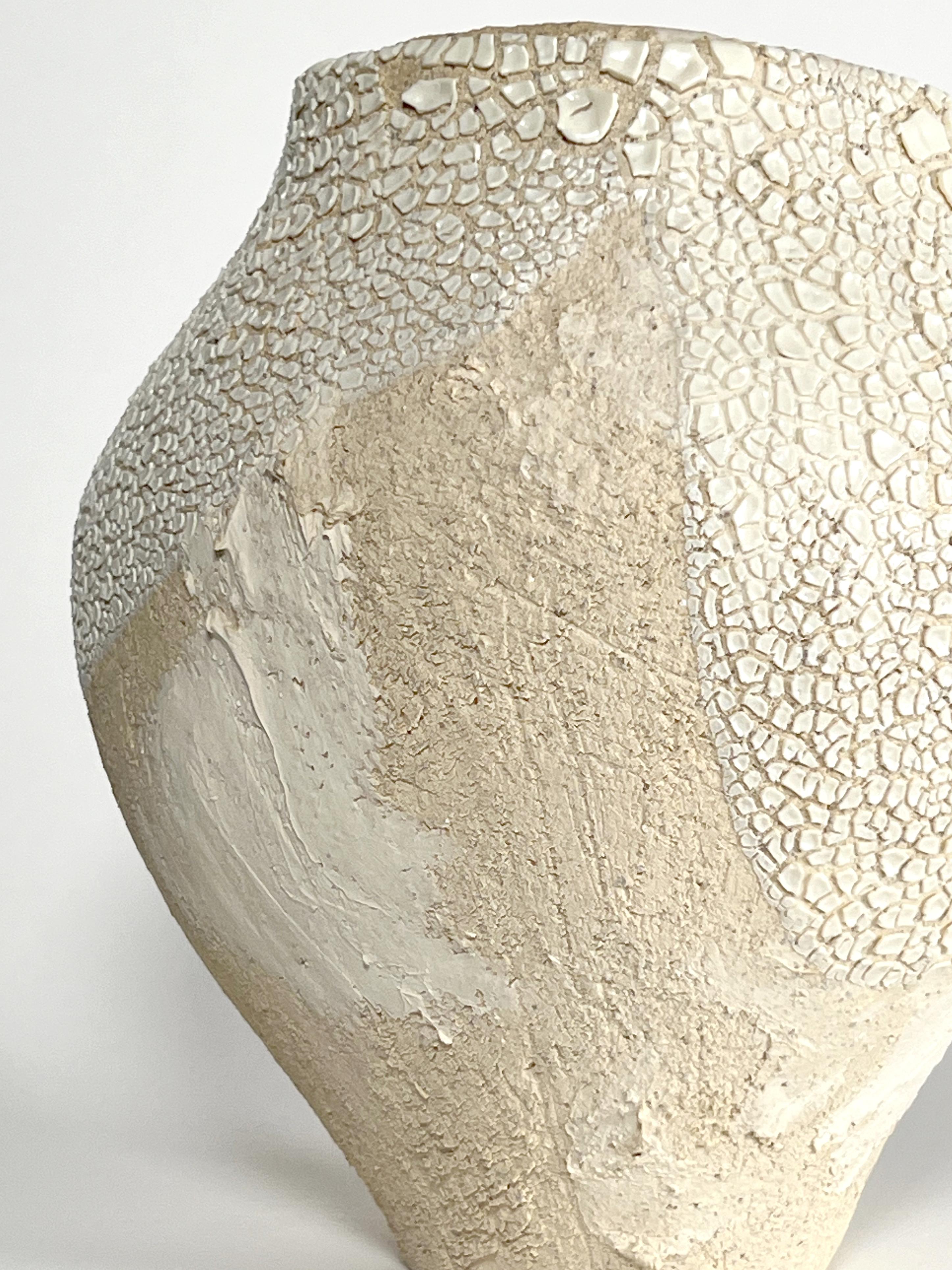 Organique Vase en céramique blanche à glaçure texturée - Lost Quarry -Handcrafted Organic Modern
