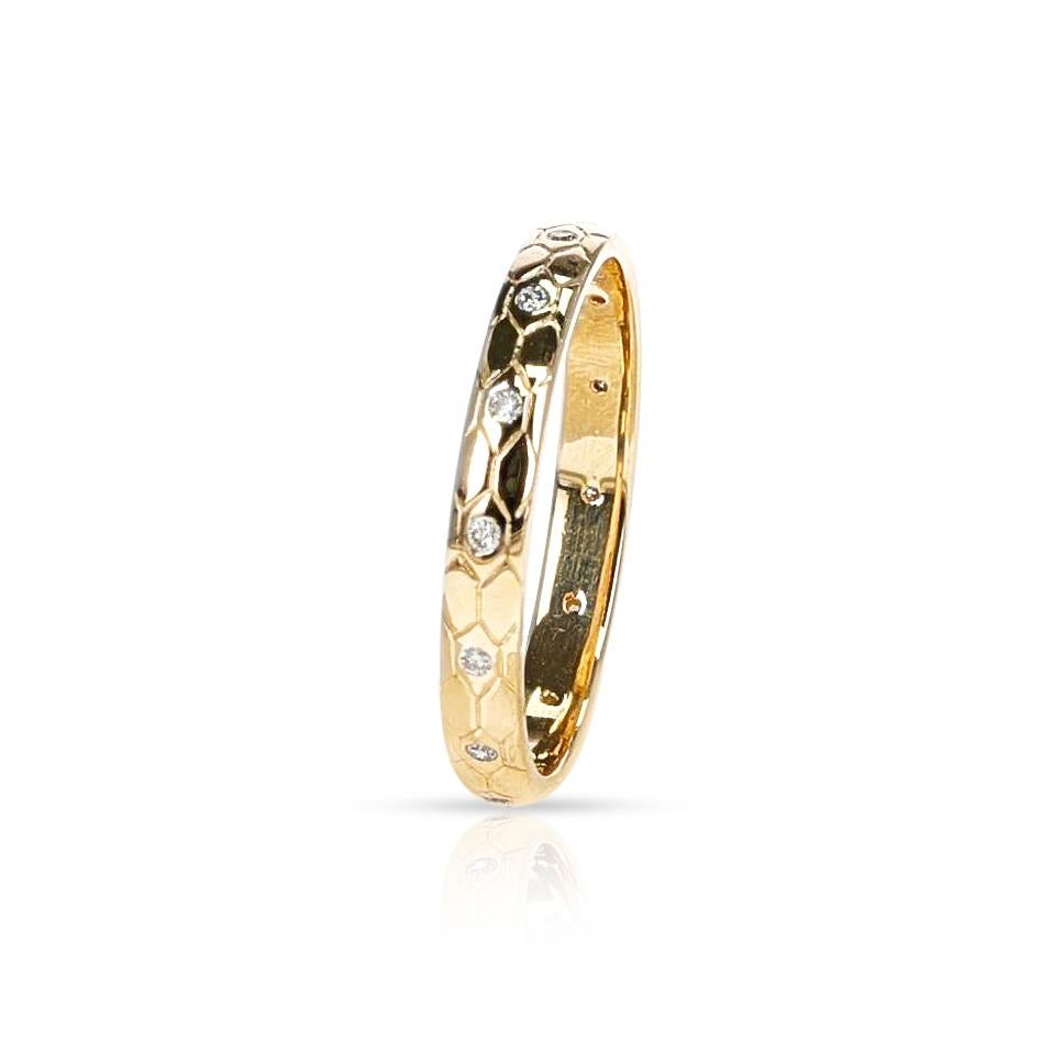 Round Cut Textured Gold Band with Diamonds, 18k