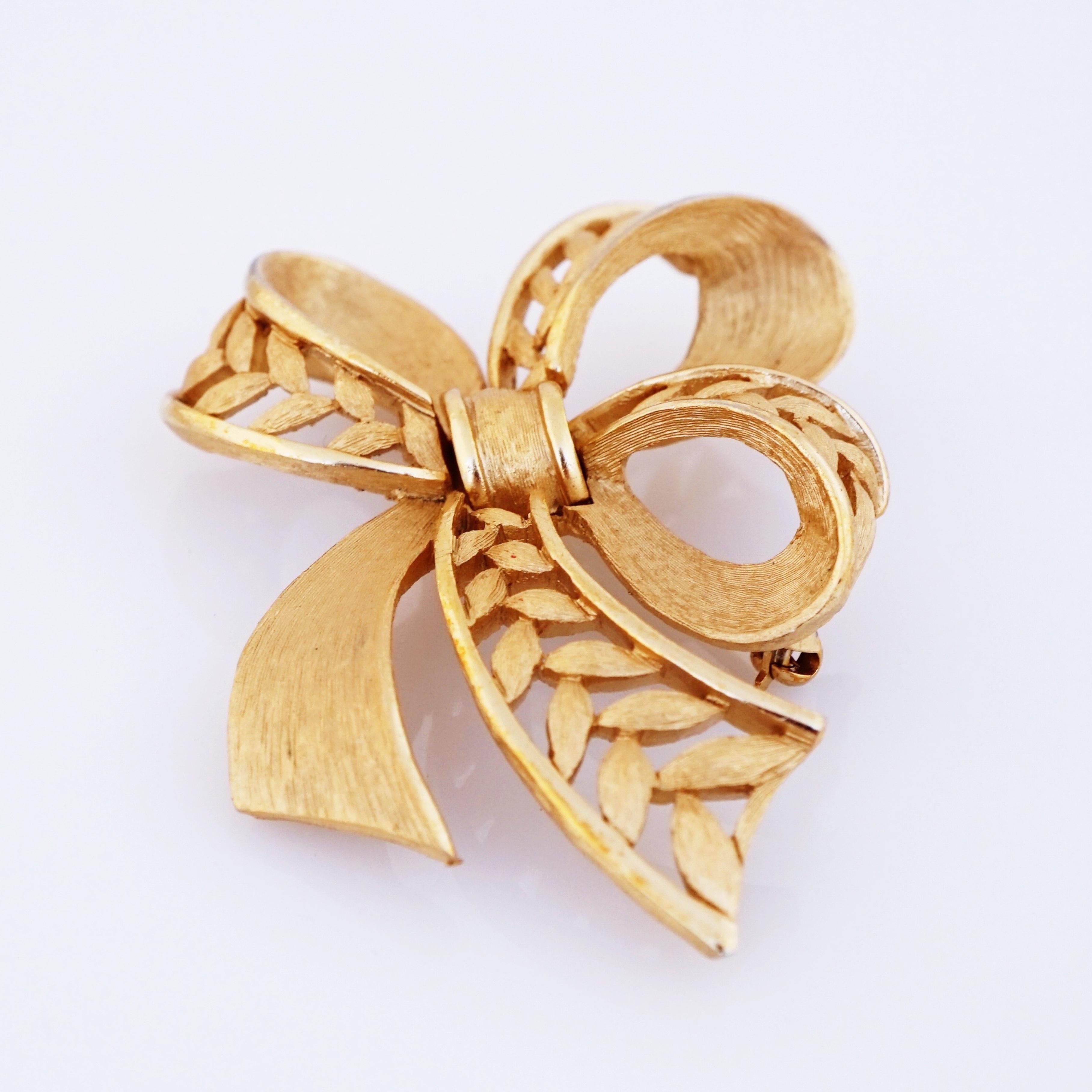Modern Textured Gold Bow Brooch With Openwork Detail By Crown Trifari, 1960s