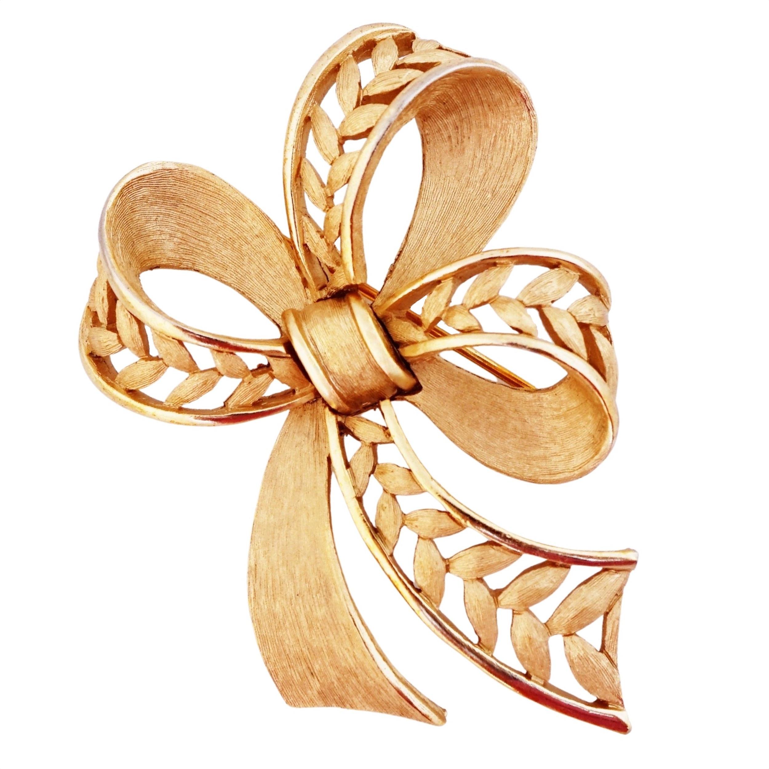 Trifari Brooches - 80 For Sale at 1stDibs