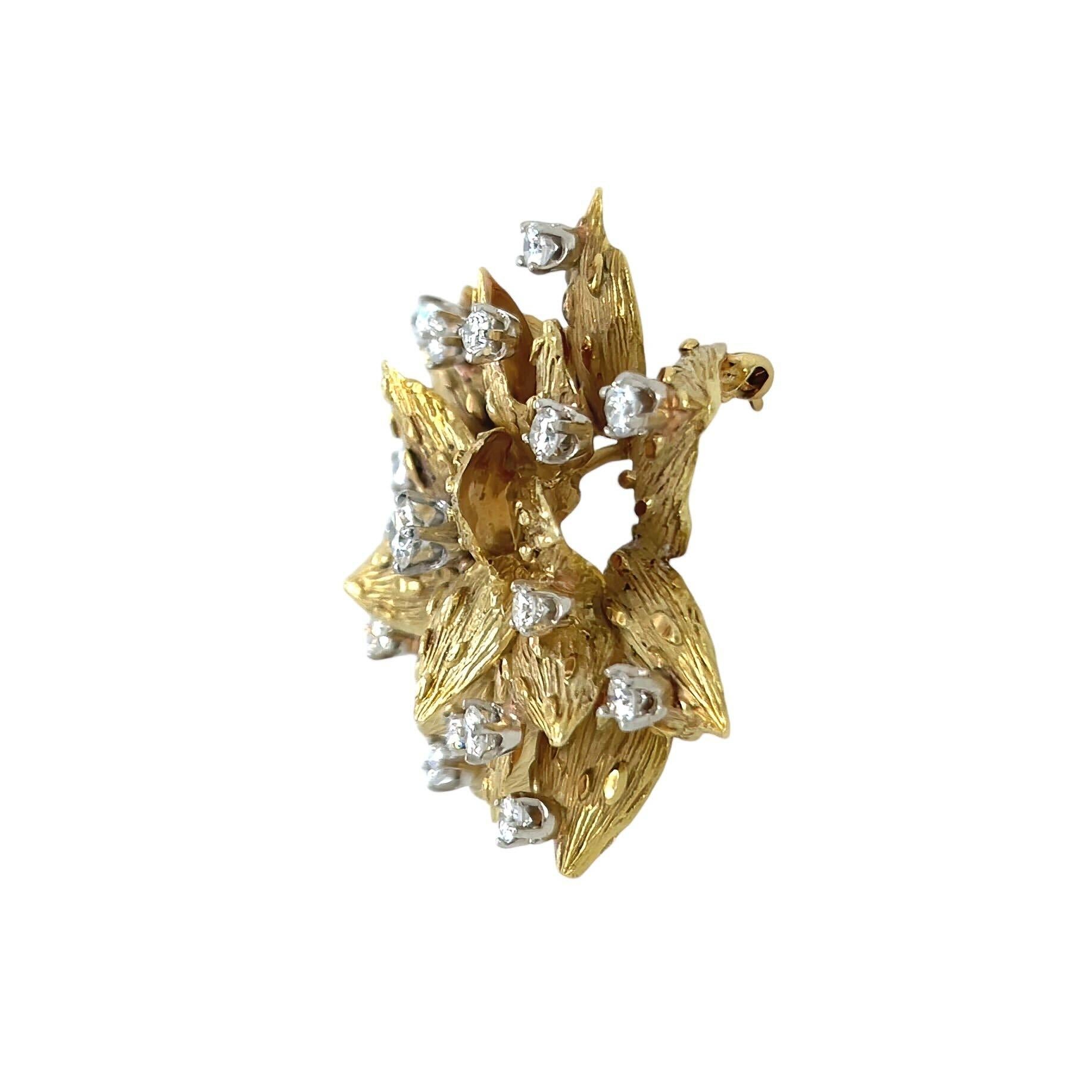 Round Cut Textured Gold Diamond Flower Brooch For Sale