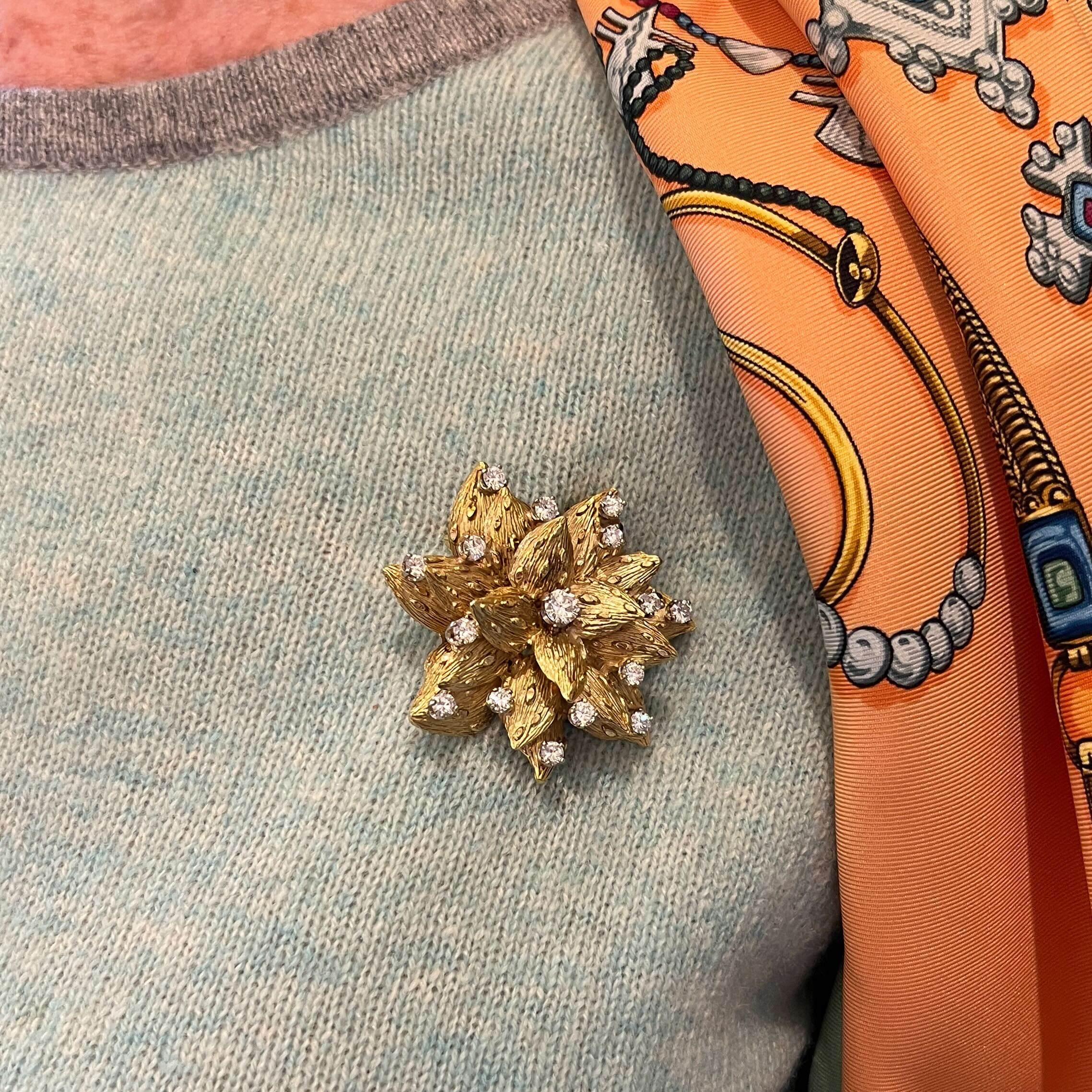 Textured Gold Diamond Flower Brooch In Good Condition For Sale In New York, NY