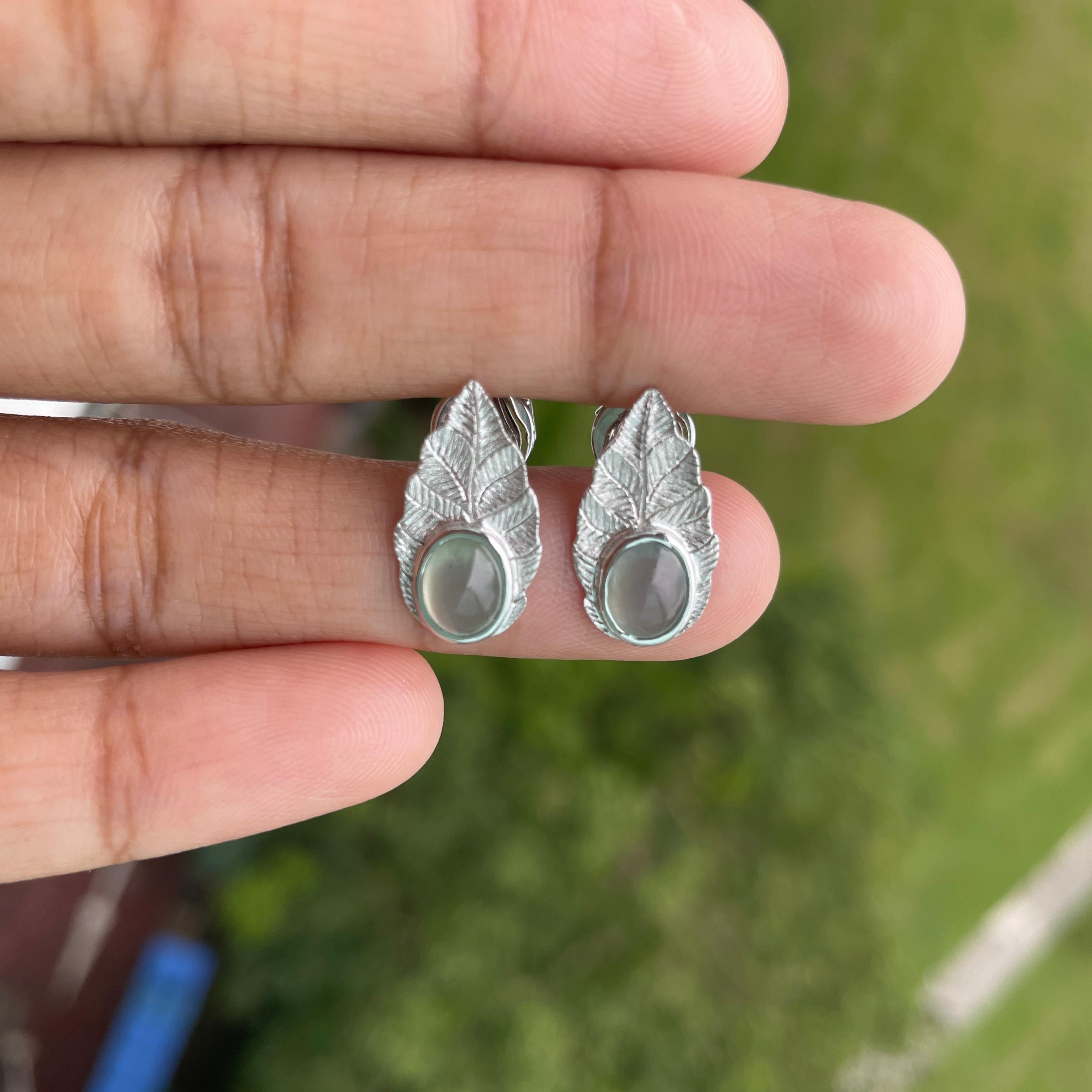 Textured Gold Leaf Stud Earrings with Burmese Natural Type A Jade by Burma JARS For Sale 5