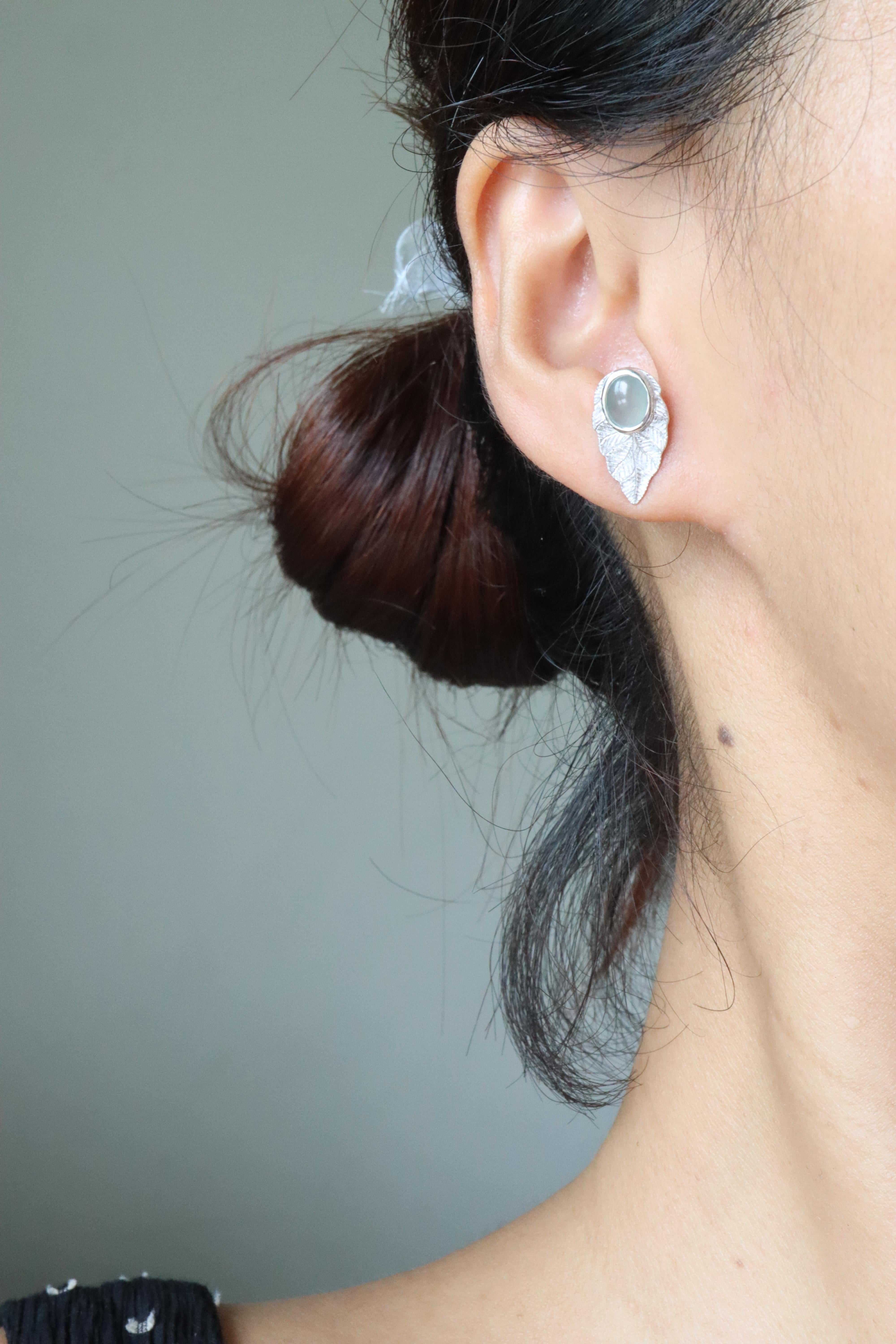 Oval Cut Textured Gold Leaf Stud Earrings with Burmese Natural Type A Jade by Burma JARS For Sale