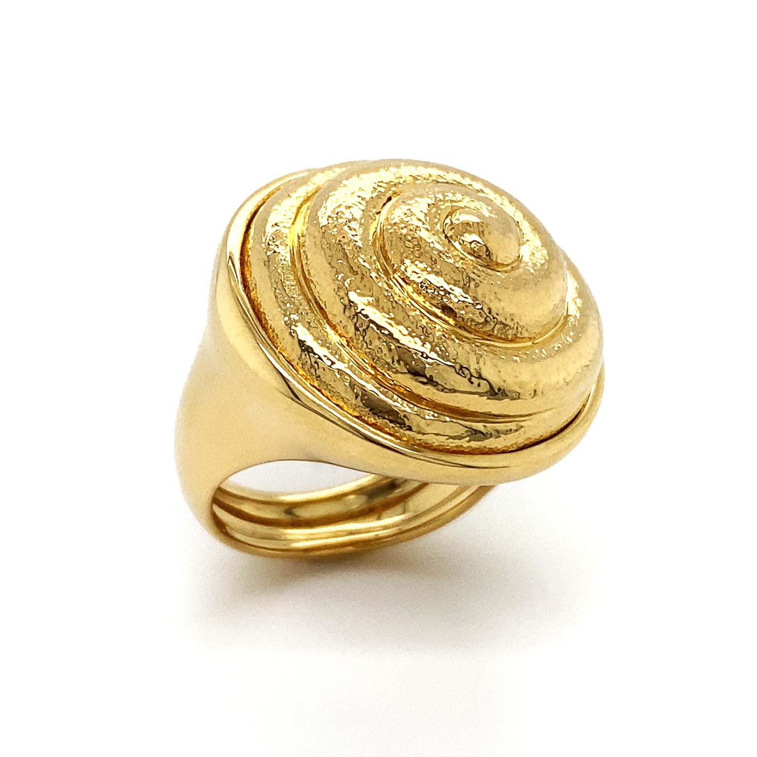 18k yellow gold sparkles with brilliancy in this ring. The bezel is a raised coil, inspired by the shell of a snail. The spiral is textured for a lustrous glow, while the groove itself is polished to match the band of the ring. Measurements for the