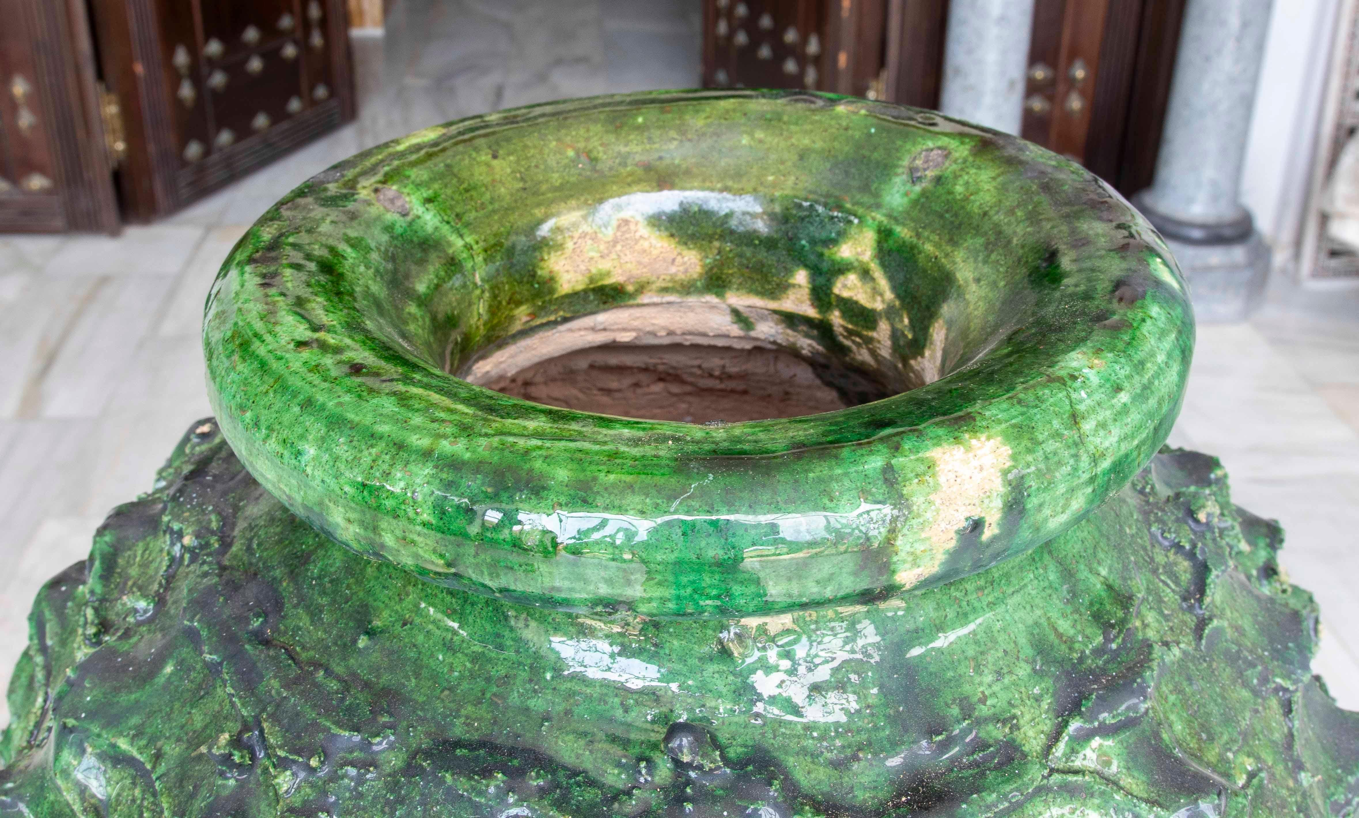 Textured Green Glazed Sculptural Vase In Good Condition For Sale In Marbella, ES