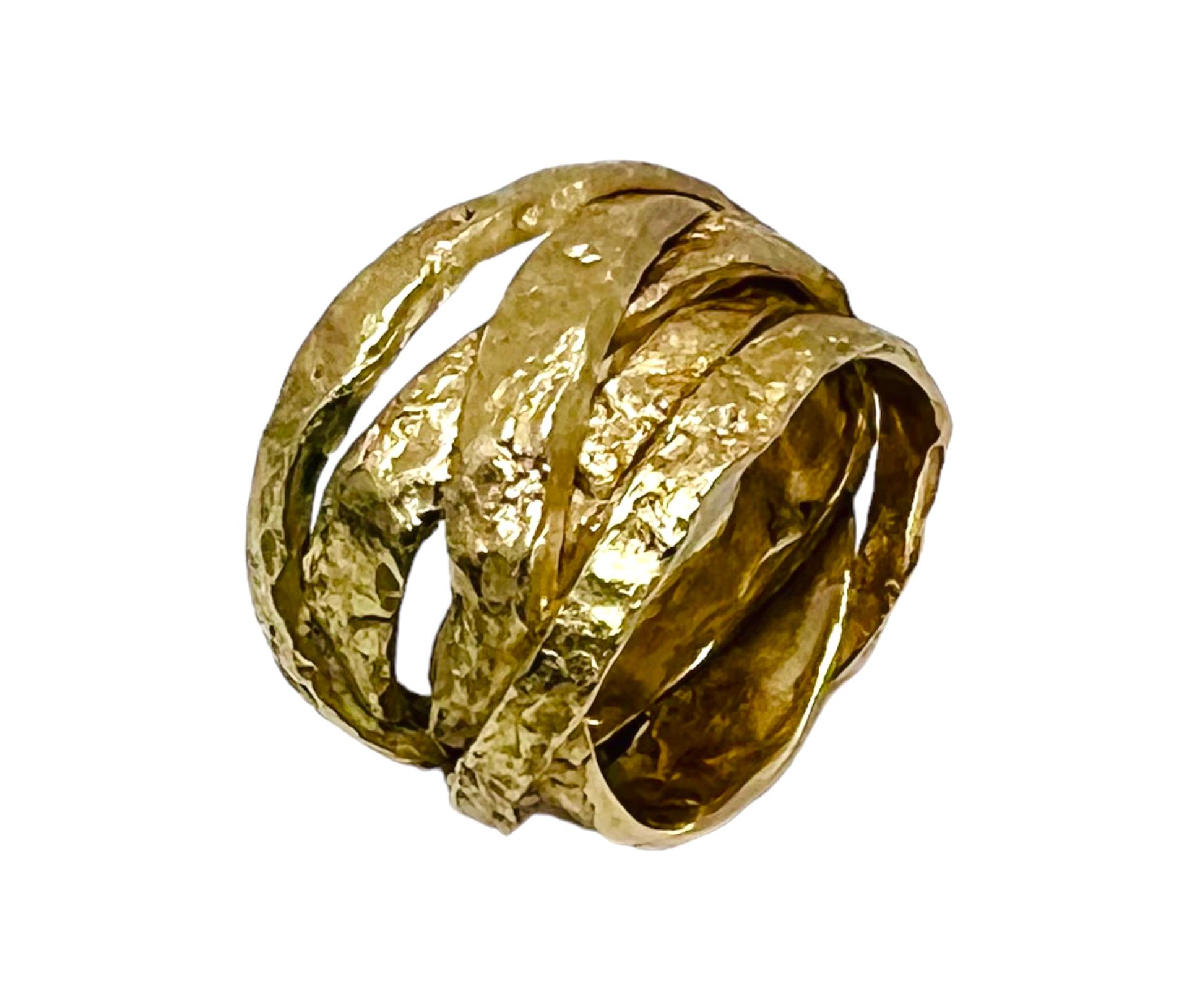 Artisan Textured hand-made ring in 18karat yellow gold For Sale