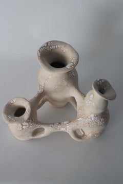 Strukturierte, handgefertigte Keramik-Dekoschale im Hygge-Stil von Maku Ceramic