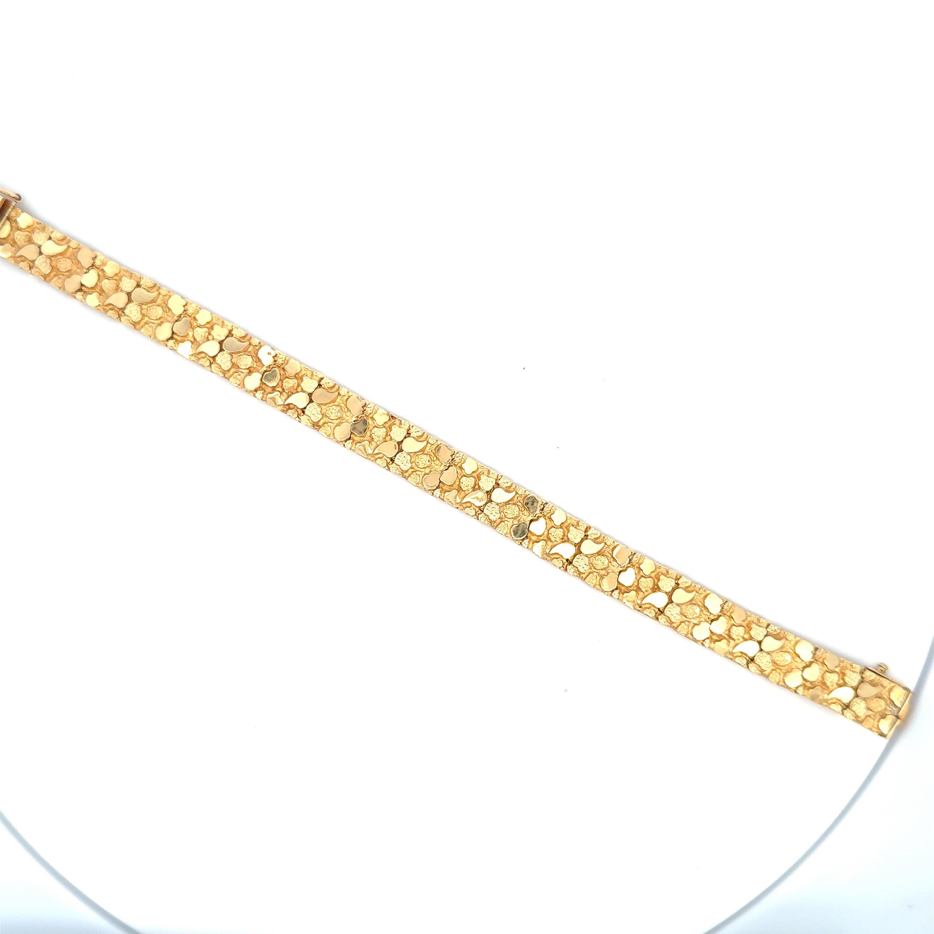 Women's Textured & High Polished Stone Motif Bracelet 27.4 Grams 14 Karat Yellow Gold  For Sale