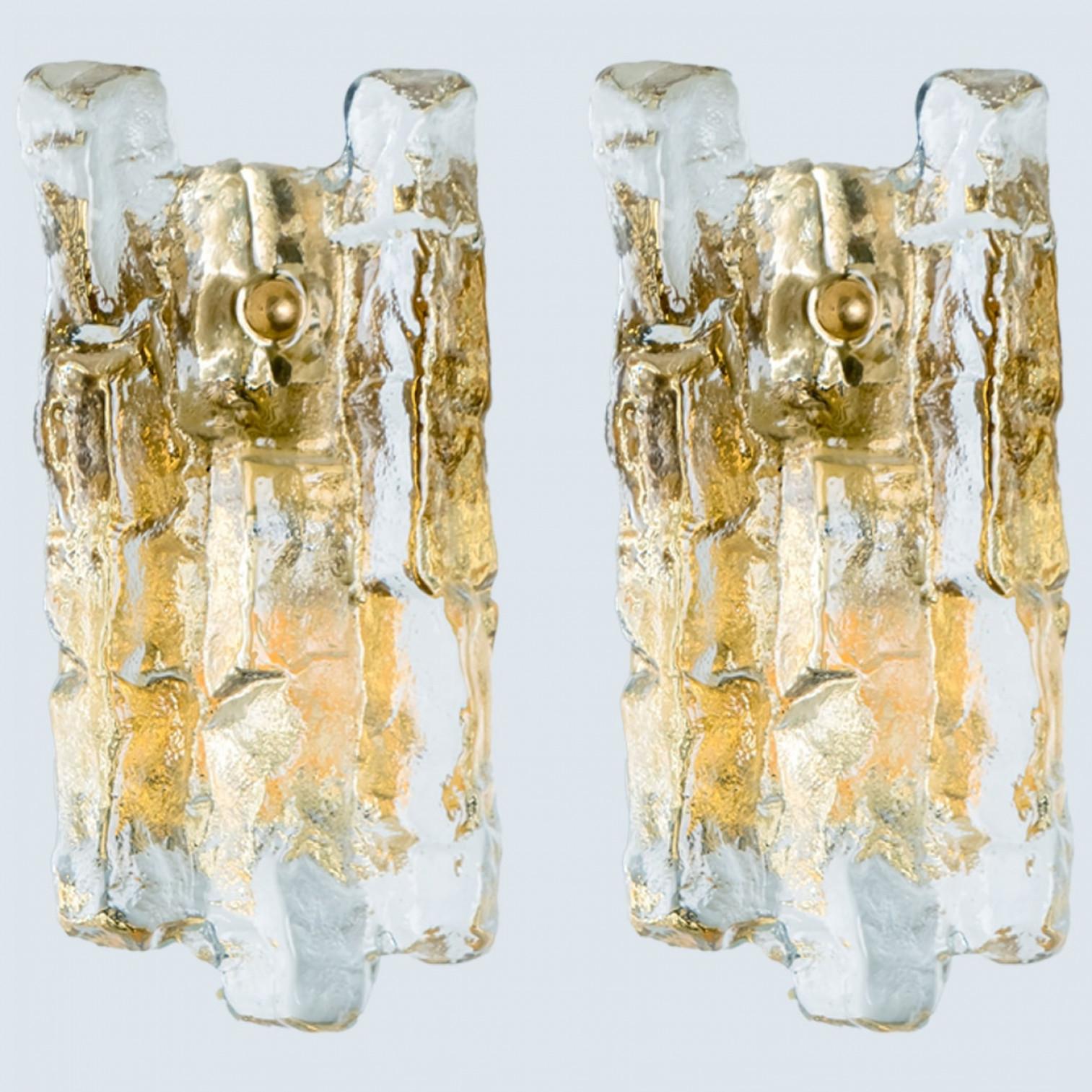 Luci da parete Kalmar Light in oro con vetro di ghiaccio testurizzato, anni '70 in vendita 5