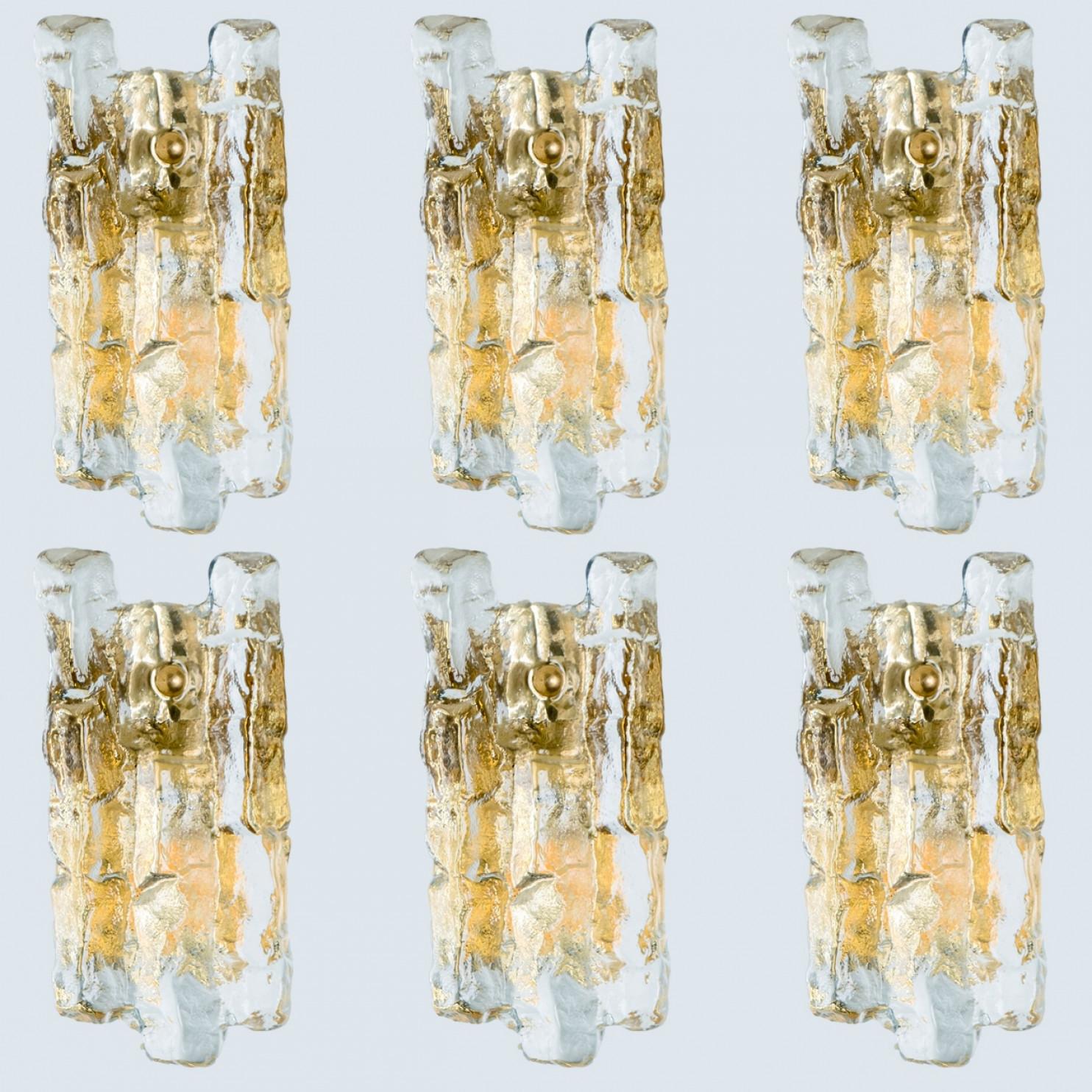 Luci da parete Kalmar Light in oro con vetro di ghiaccio testurizzato, anni '70 in vendita 6