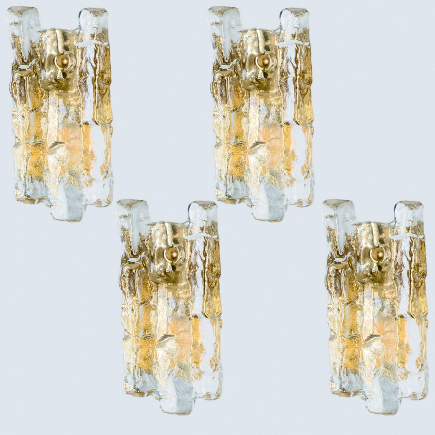 Luci da parete Kalmar Light in oro con vetro di ghiaccio testurizzato, anni '70 in vendita 8