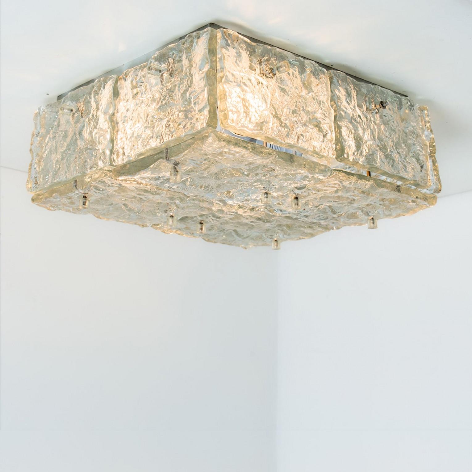 Monture encastrée carrée en verre glacé texturé de Kalmar, Autriche, 1960 en vente 2