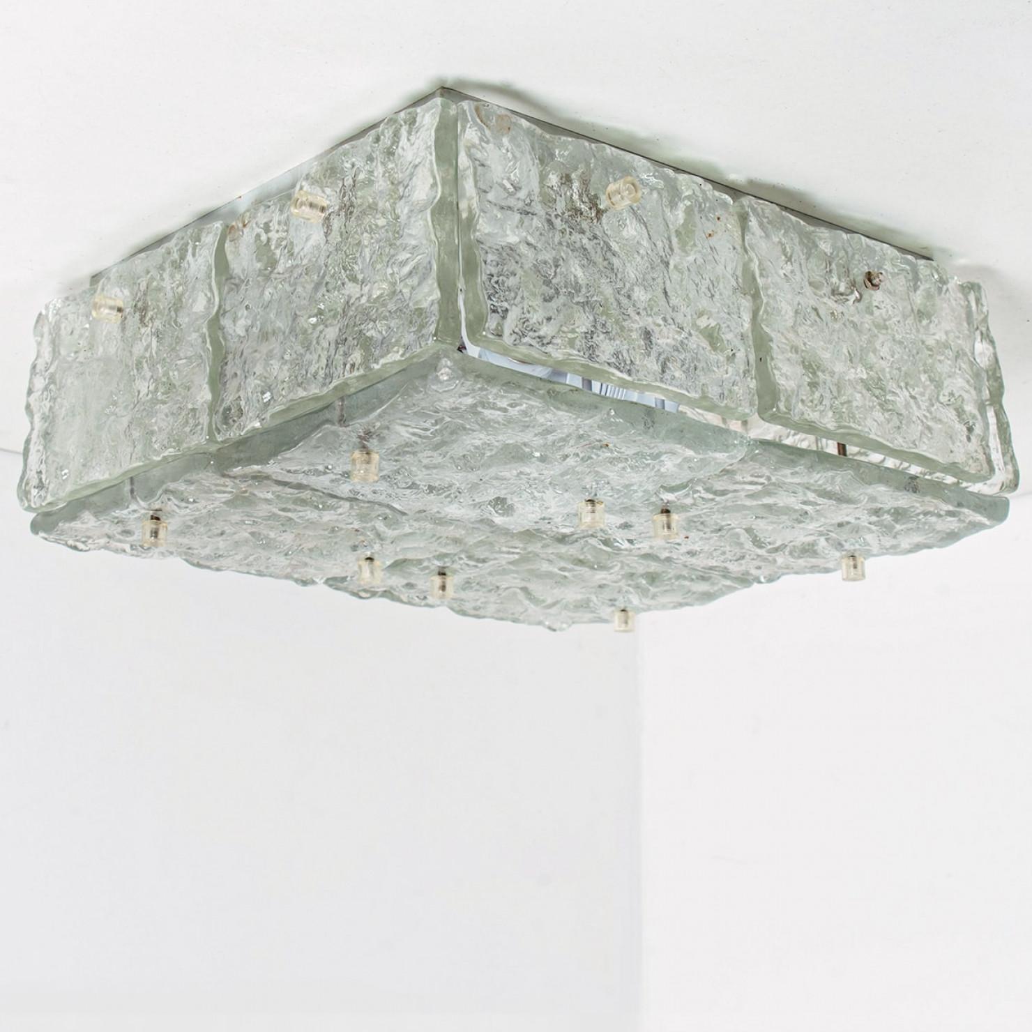 Autrichien Monture encastrée carrée en verre glacé texturé de Kalmar, Autriche, 1960 en vente