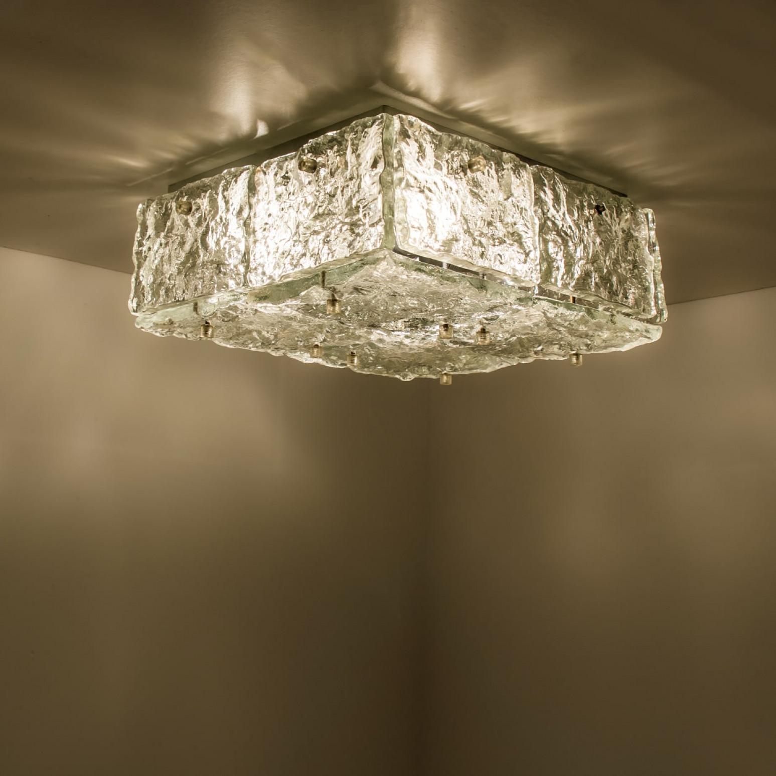 Autre Monture encastrée carrée en verre glacé texturé de Kalmar, Autriche, 1960 en vente