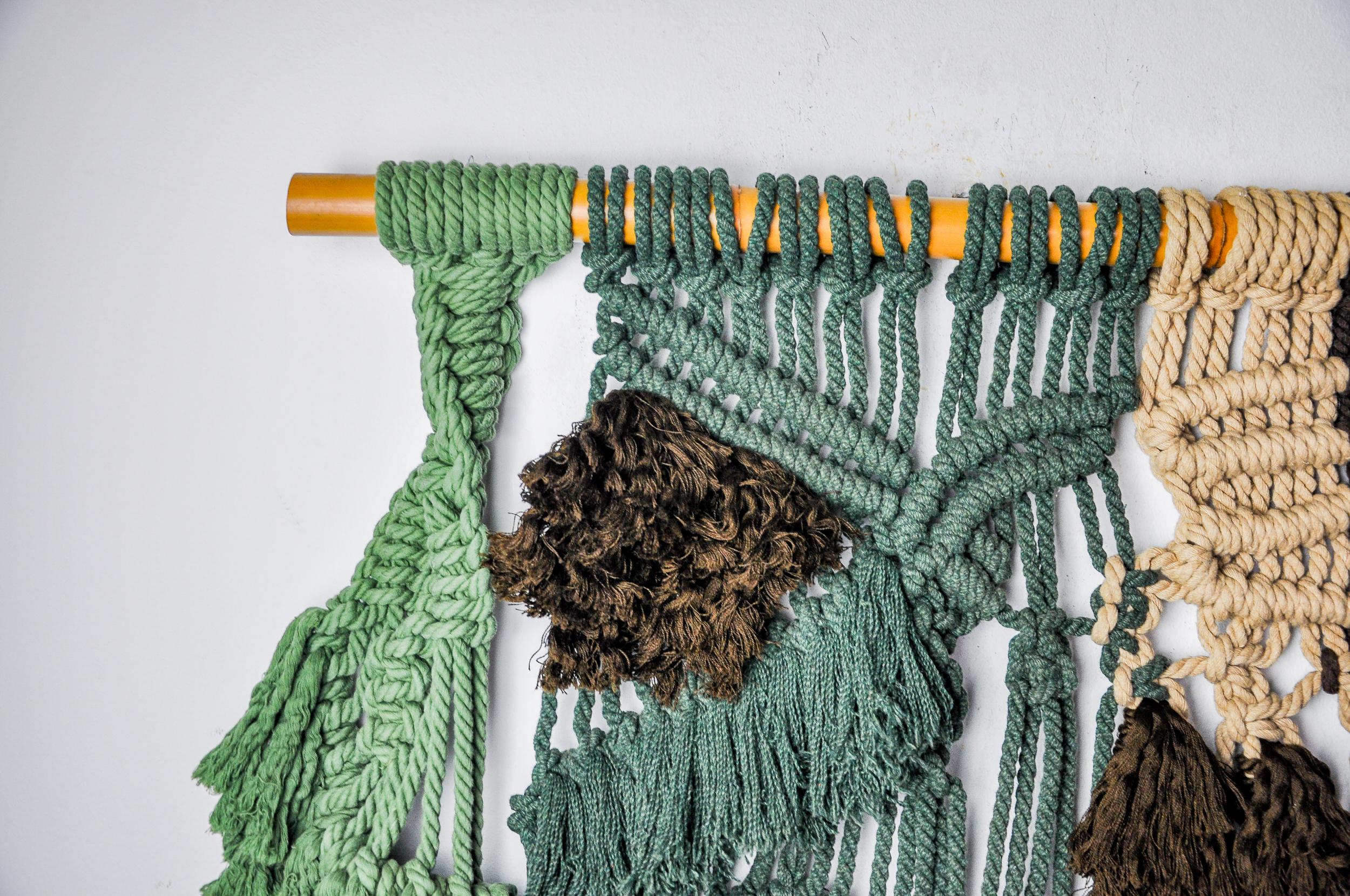 Wandbehang aus strukturiertem Macrame, Spanien, 1970er Jahre (Wolle) im Angebot